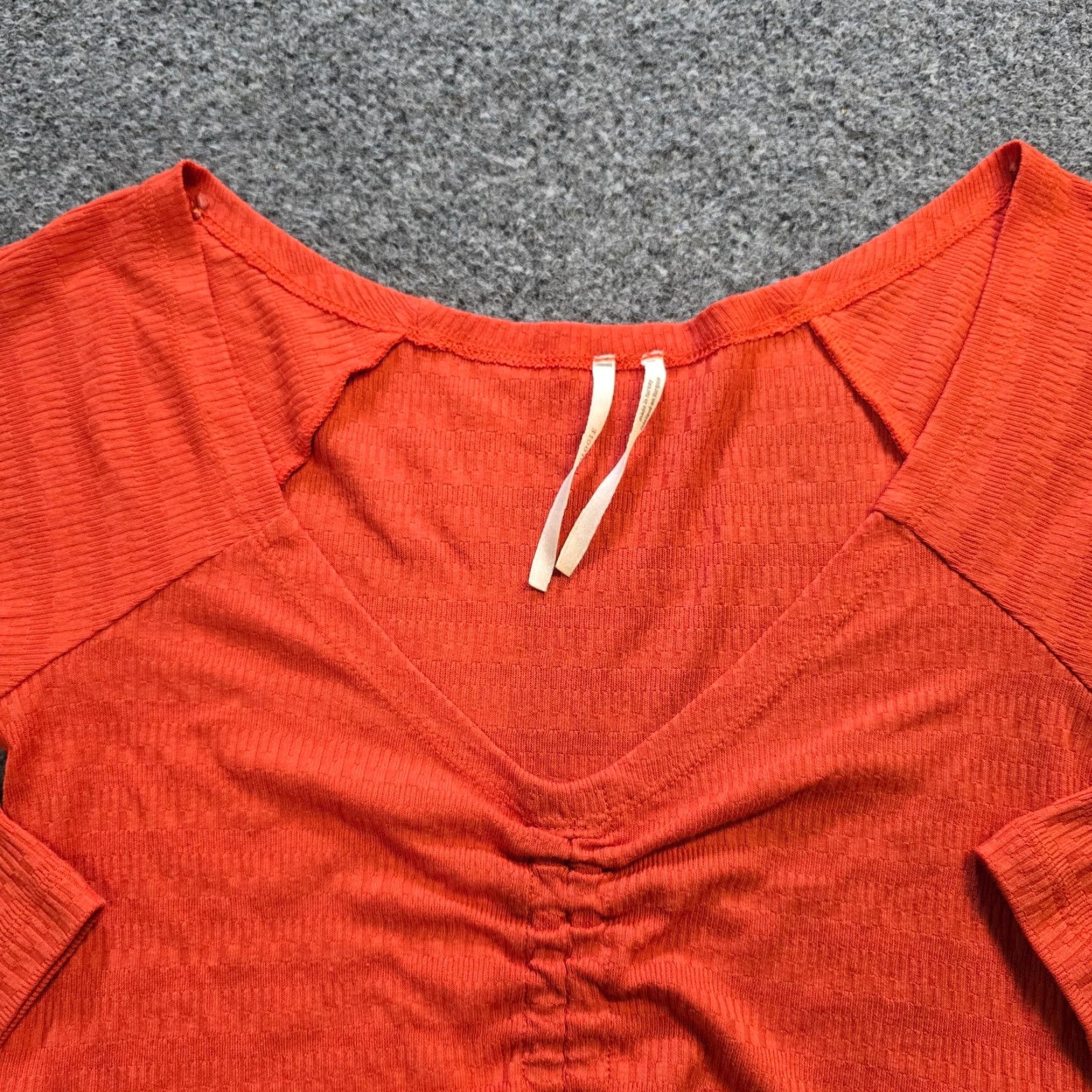 Anthropologie Anthropologie Blouse Womens XS Orange Textured Ruched Crop V Neck Casual Basic Knit Shirt Modern Classic Summer Spring Womens Size XS / US 0-2 / IT 36-38 - 2 Thumbnail