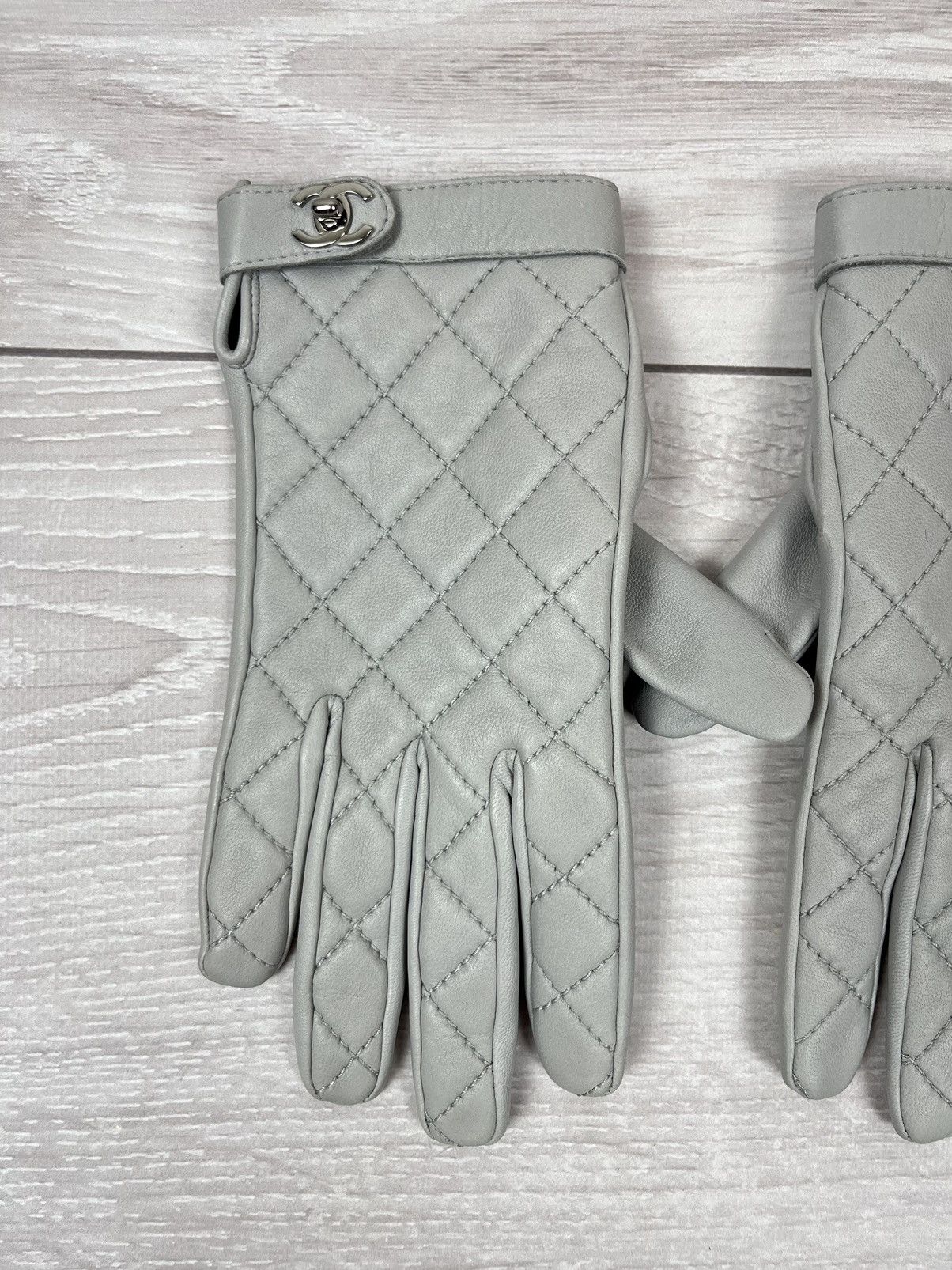 Chanel Chanel Luxury Grey Leather Lambskin Silk Lining Logo Gloves Size ONE SIZE - 5 Thumbnail