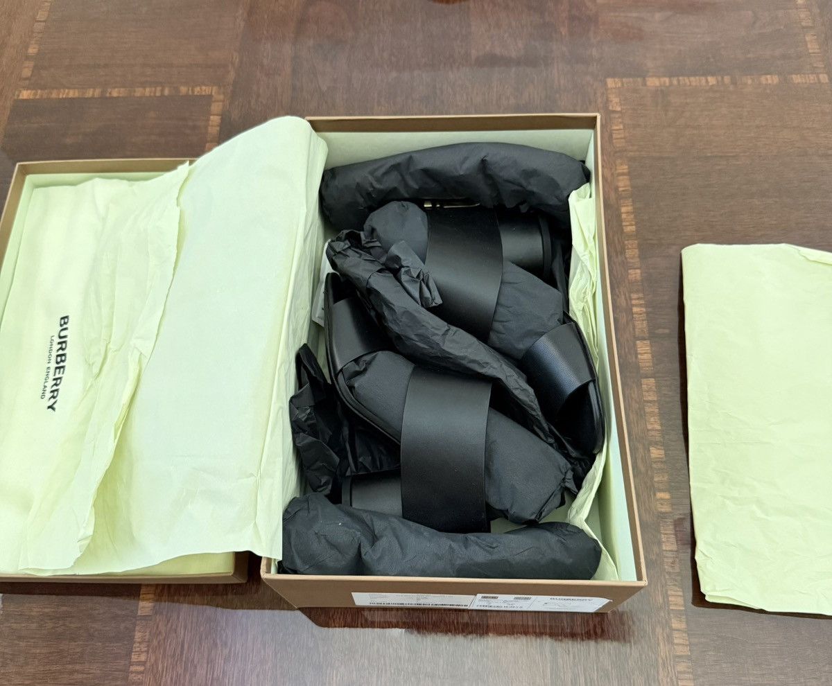 Burberry Burberry TB heels Size US 5 / IT 35 - 4 Thumbnail