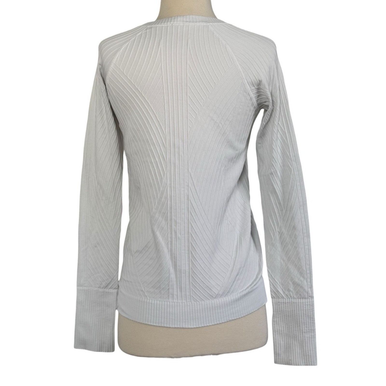 Lululemon LULULEMON Rest Less Seamless Pullover Ribbed Textured Size 6 Size S / US 4 / IT 40 - 8 Thumbnail