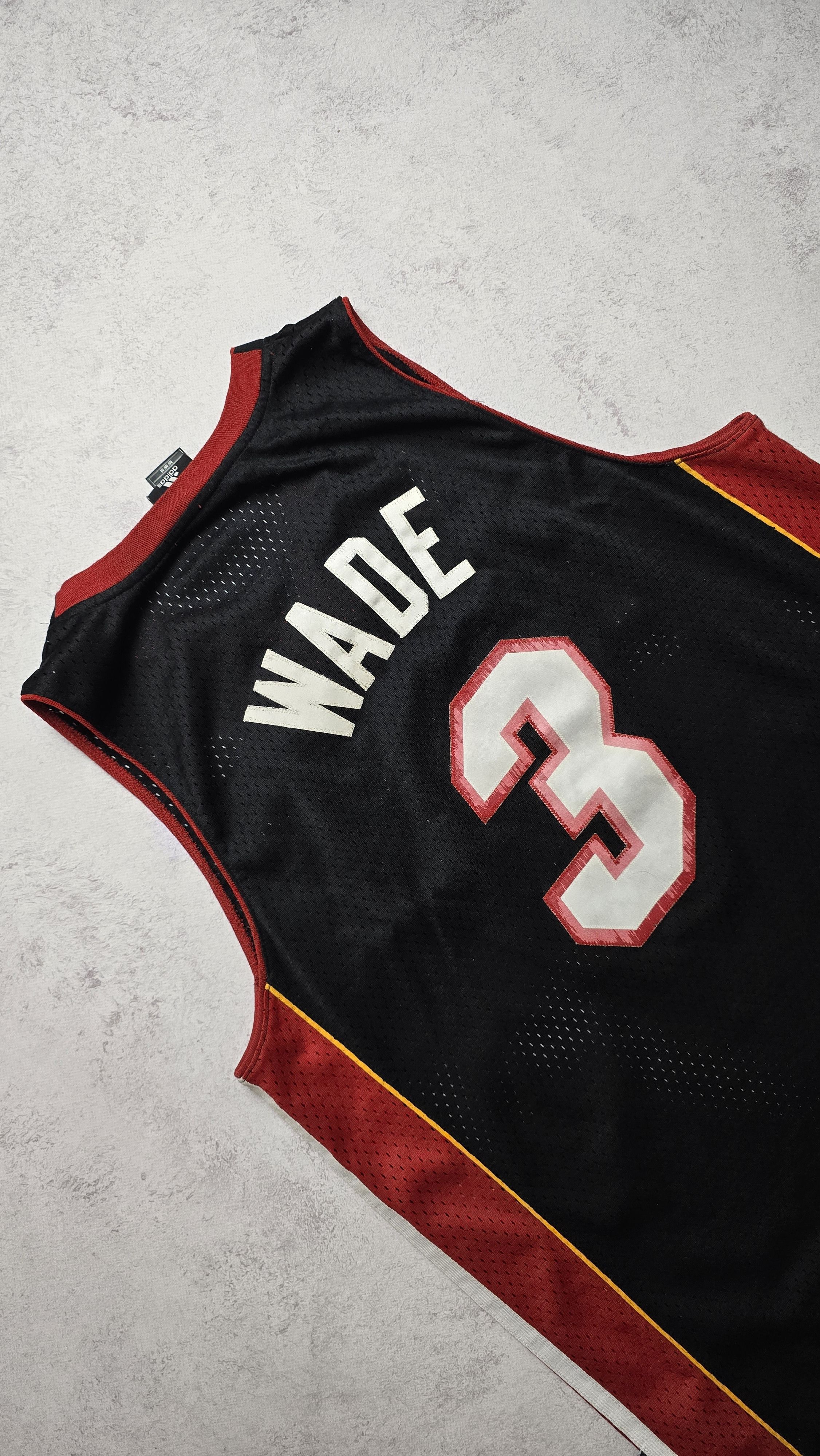 Adidas Miami Heat Dwyane Wade #3 Basketball Jersey Size US M / EU 48-50 / 2 - 4 Thumbnail