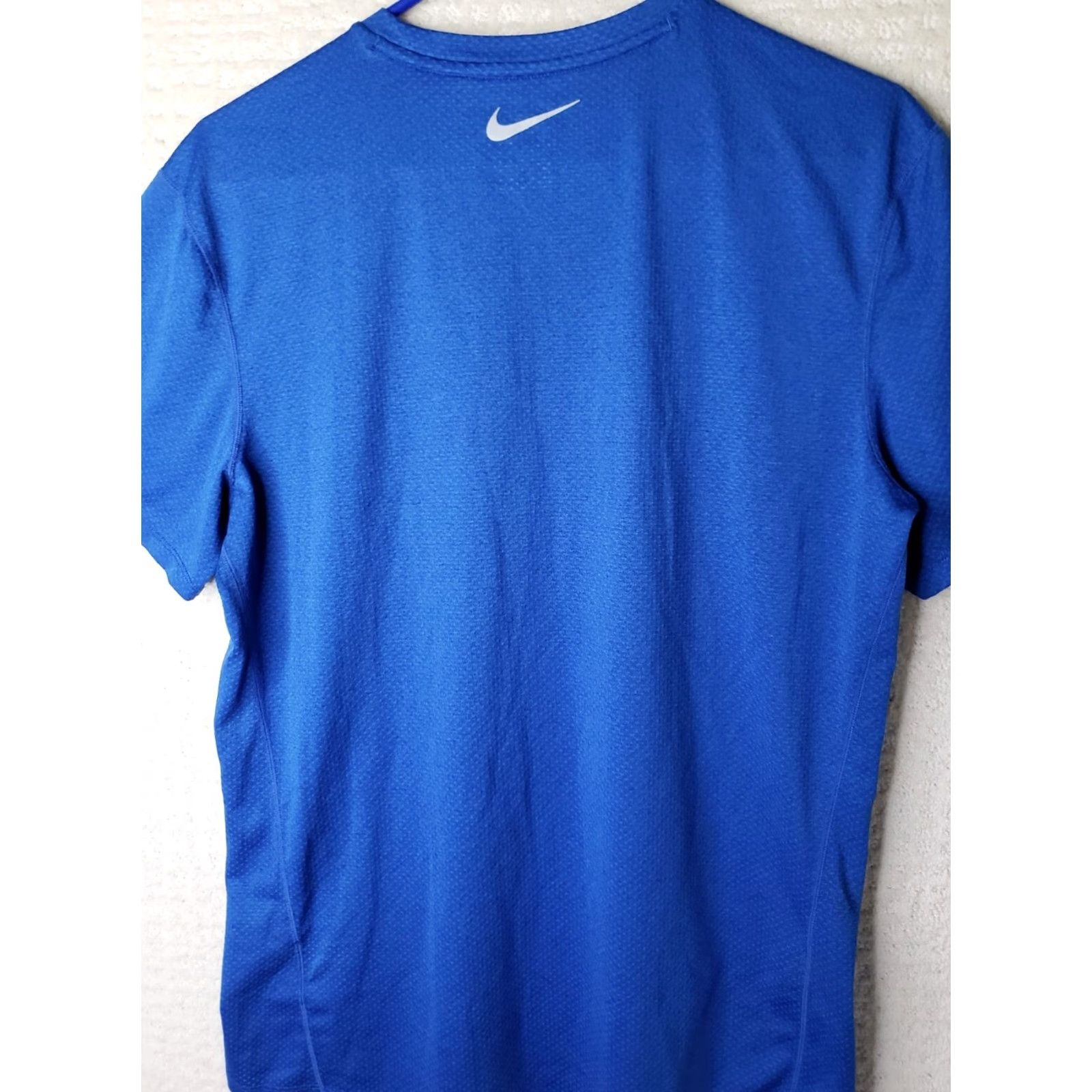 Nike Nike Dri-FIT T-Shirt Men's M Short Sleeve 100% Polyester Blue Nike Running Shirts Size US M / EU 48-50 / 2 - 7 Thumbnail