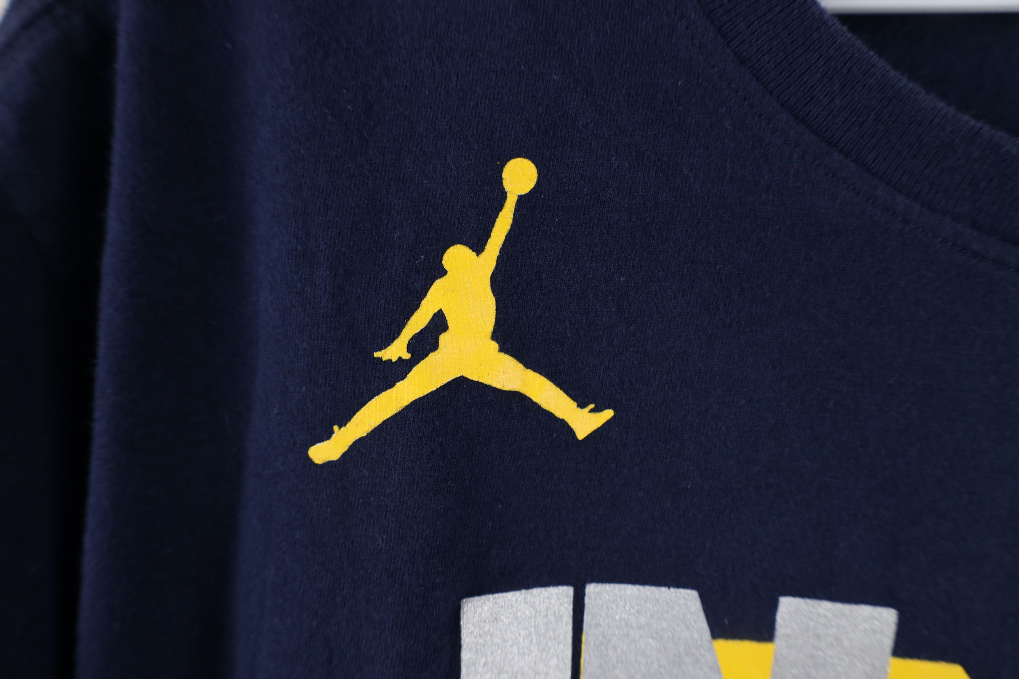 Nike Nike Air Jordan University of Michigan Basketball T-Shirt Size US L / EU 52-54 / 3 - 5 Thumbnail