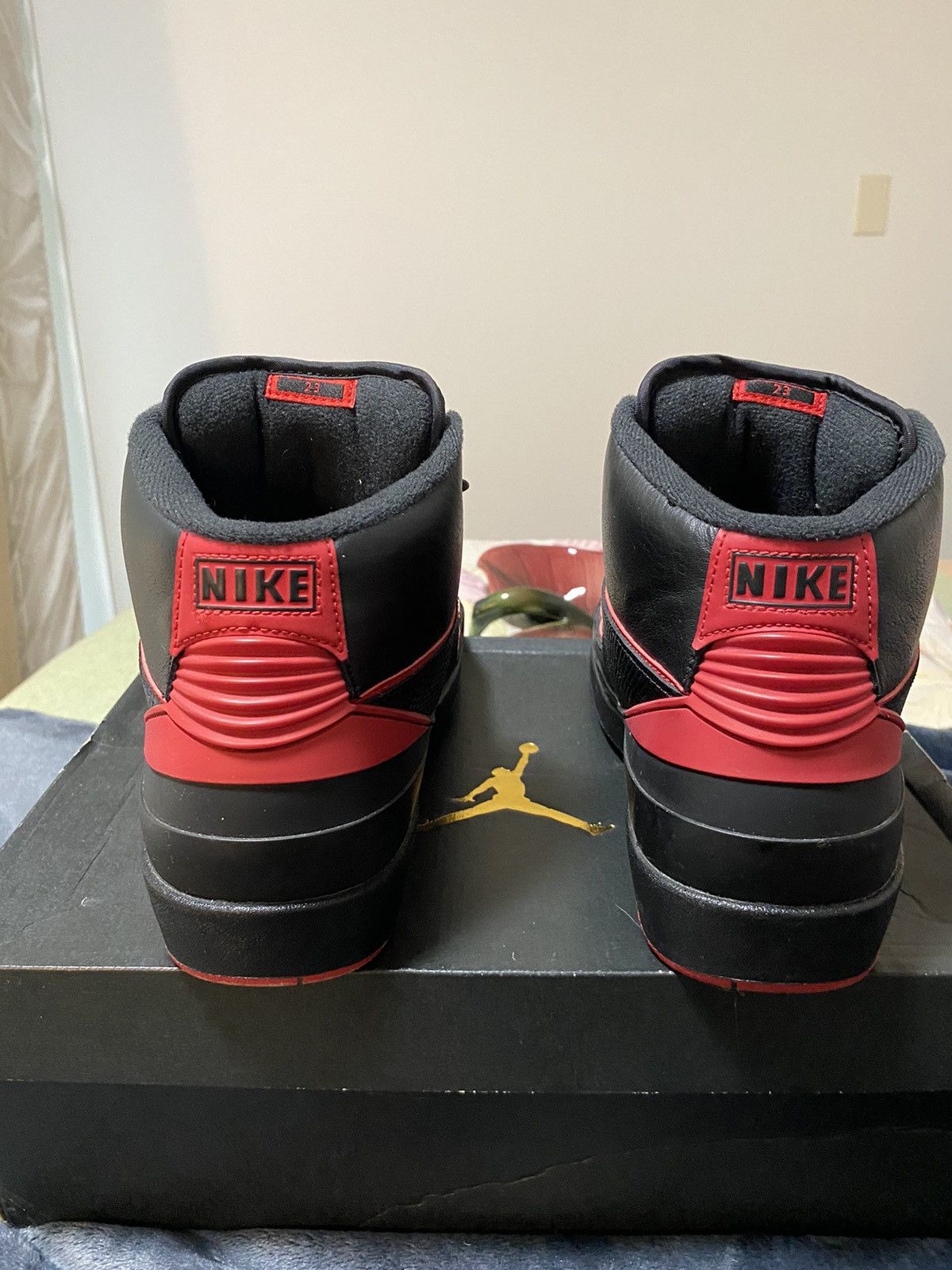 Jordan Brand Air Jordan 2 Alternate 87 2016 Men’s Shoe Size US 9.5 / EU 42-43 - 7 Thumbnail