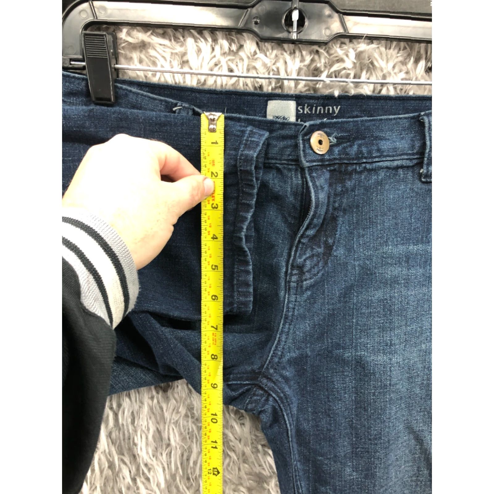 Mossimo Mossimo Skinny Boyfriend Jeans Size 6 Womens Mid Rise Dark Wash Blue Denim Jeans Size 28" / US 6 / IT 42 - 4 Thumbnail