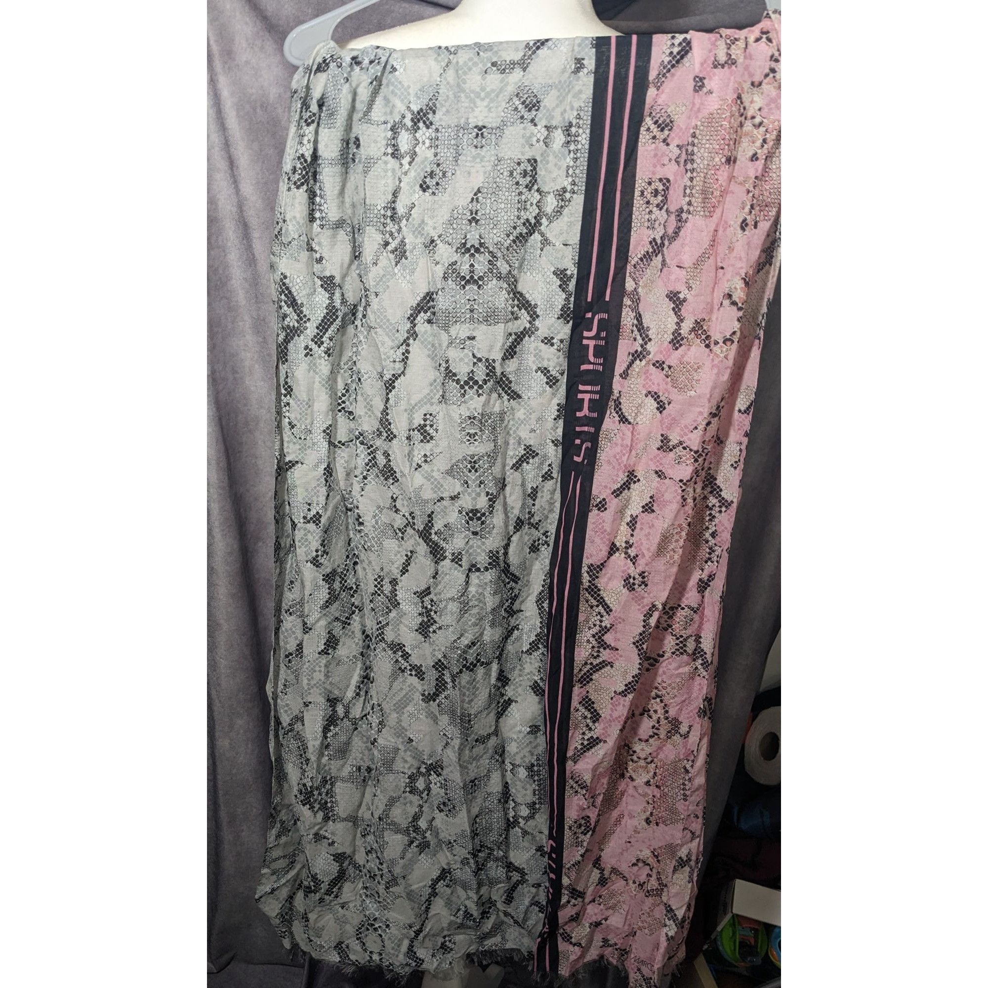 Other Marc Cain Sports Grey And Pink Snake Print Scarf Size ONE SIZE - 14 Thumbnail