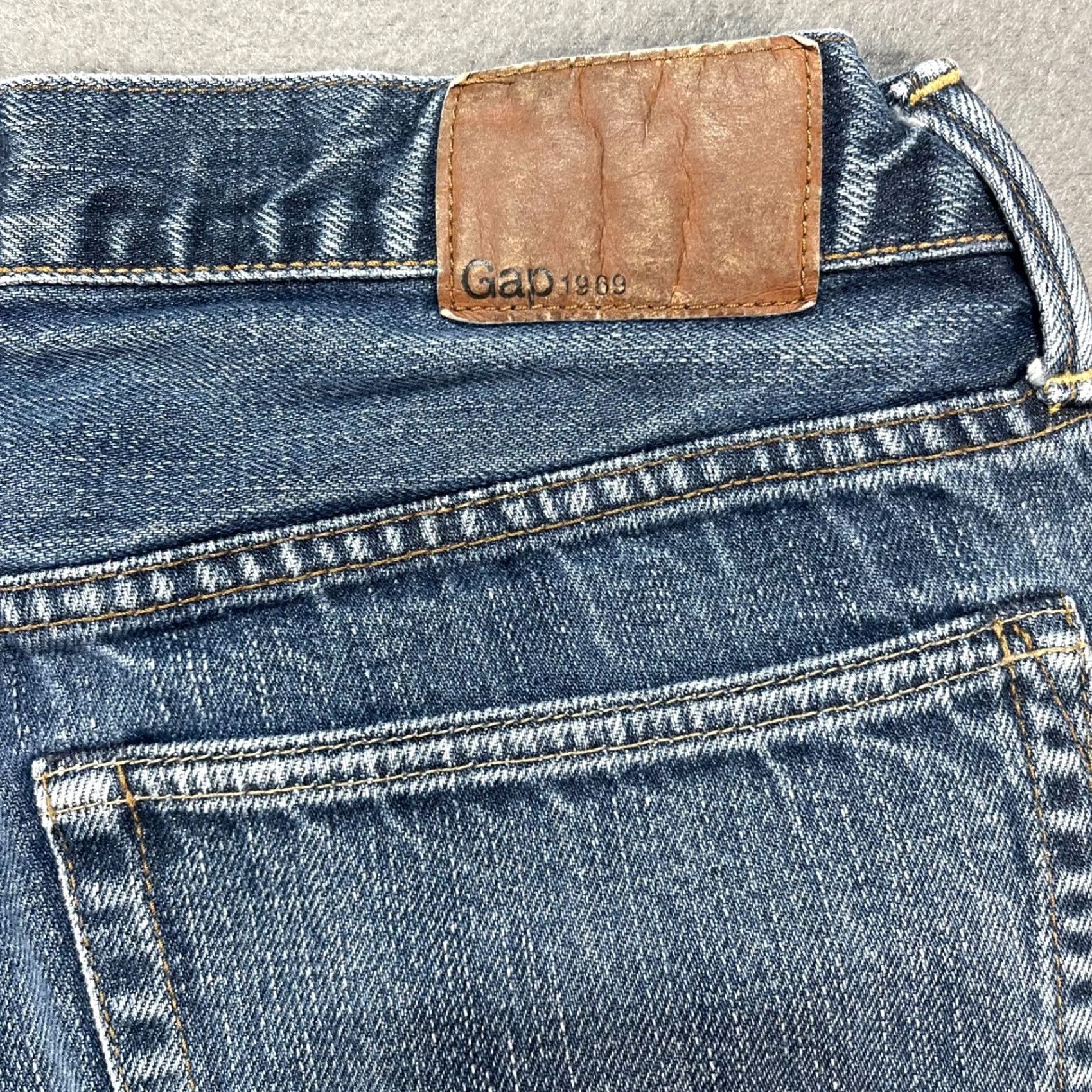 Gap Gap 1969 Mens Jeans Straight 34x30 Medium Wash 100% Cotton Denim Blue 5-Pocket Regular Fit USA 90s Vintage Style ShirtS? Size US 34 / EU 50 - 6 Thumbnail