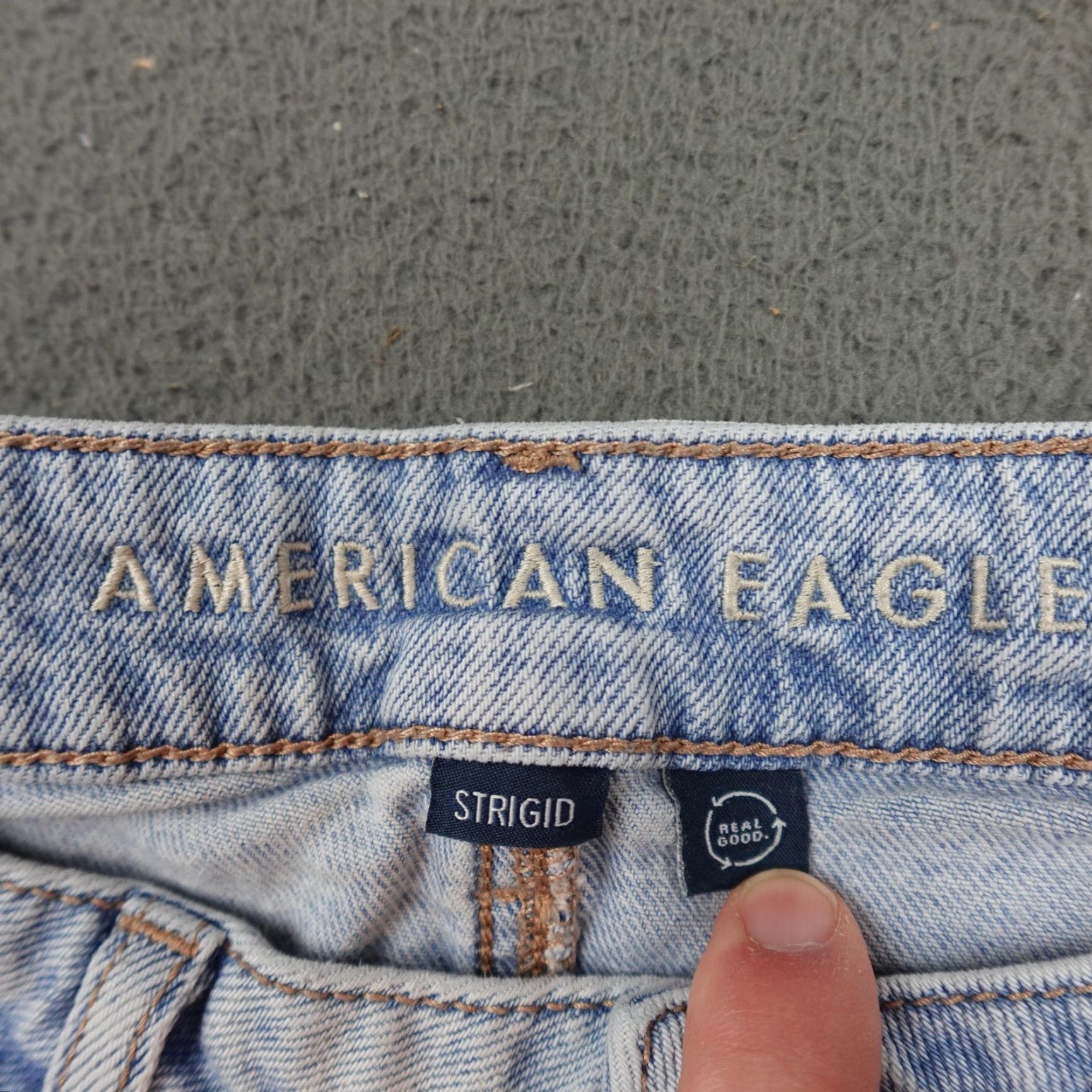 Vintage American Eagle Jeans Womens 12 Light Wash Mom Jean High Rise Distressed Ripped Size 34" / US 12 / IT 48 - 5 Thumbnail
