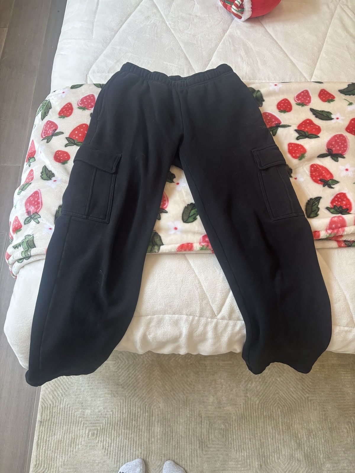 Aritzia Black Aritzia Cargo Sweats Size 26" / US 2 / IT 38 - 1 Thumbnail