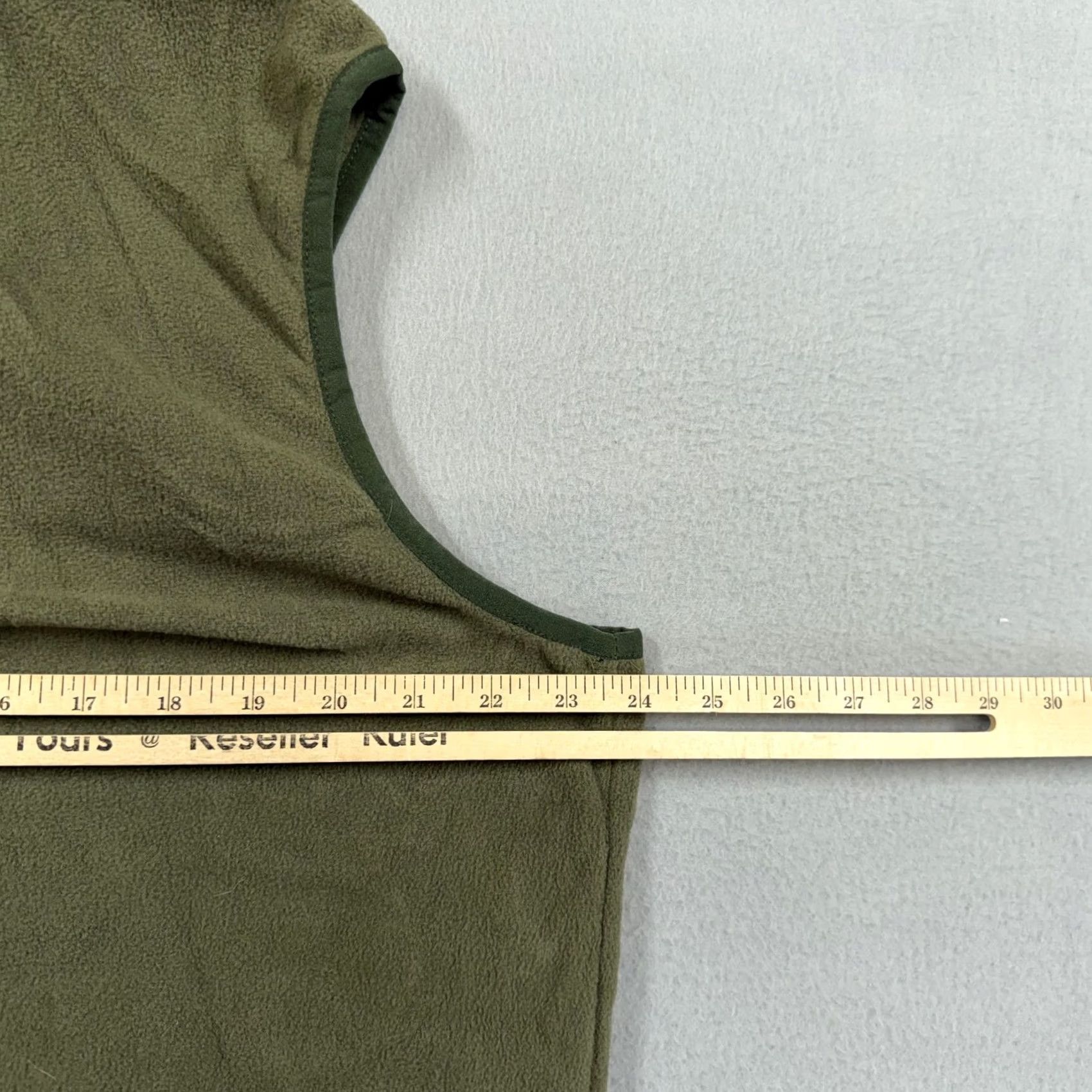 Vintage Drake Vest Mens M Green Fleece Full Zip Pockets Outdoor Hunting Lined Stand-Up Collar Quilted Bodywarmer Zip Closure Zipper Logo Casual Workwear Size US M / EU 48-50 / 2 - 5 Thumbnail