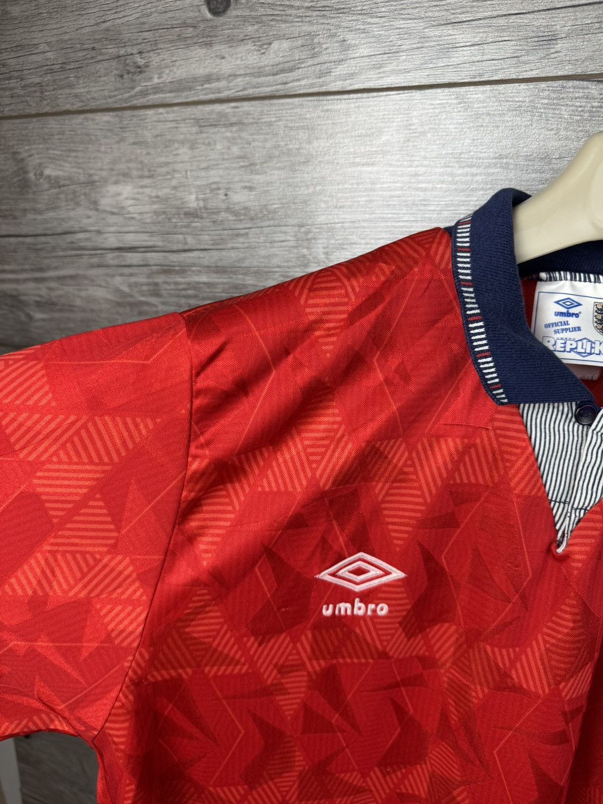 Umbro ARCHIVE RARE ENGLAND 1990-1992 ORIGINAL VTG JERSEY Size L Size US L / EU 52-54 / 3 - 15 Thumbnail