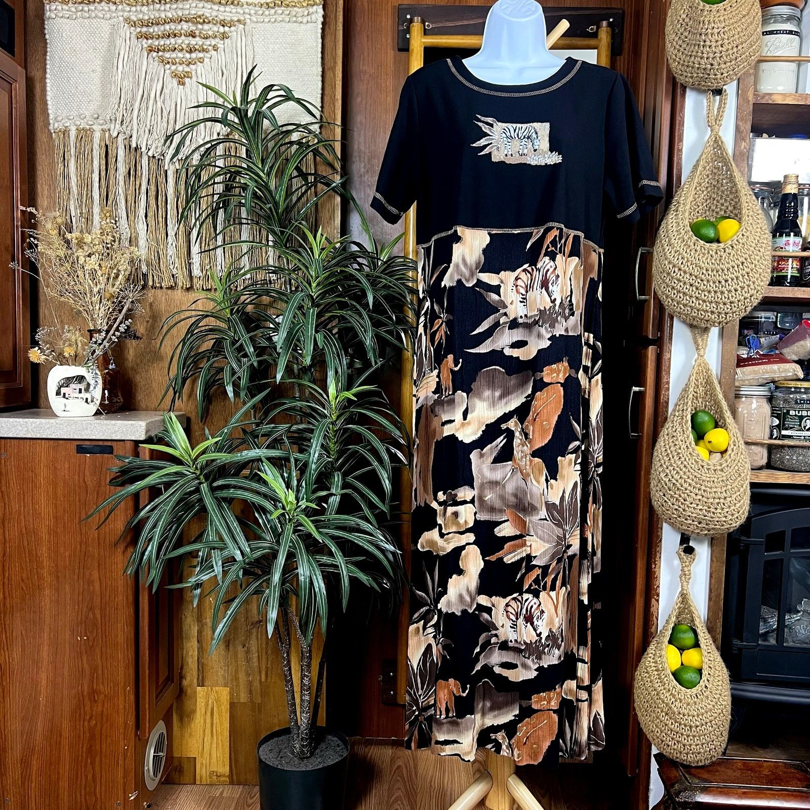 90s Safari Animal Rayon Maxi Dress M Boho Art Teacher Retro
