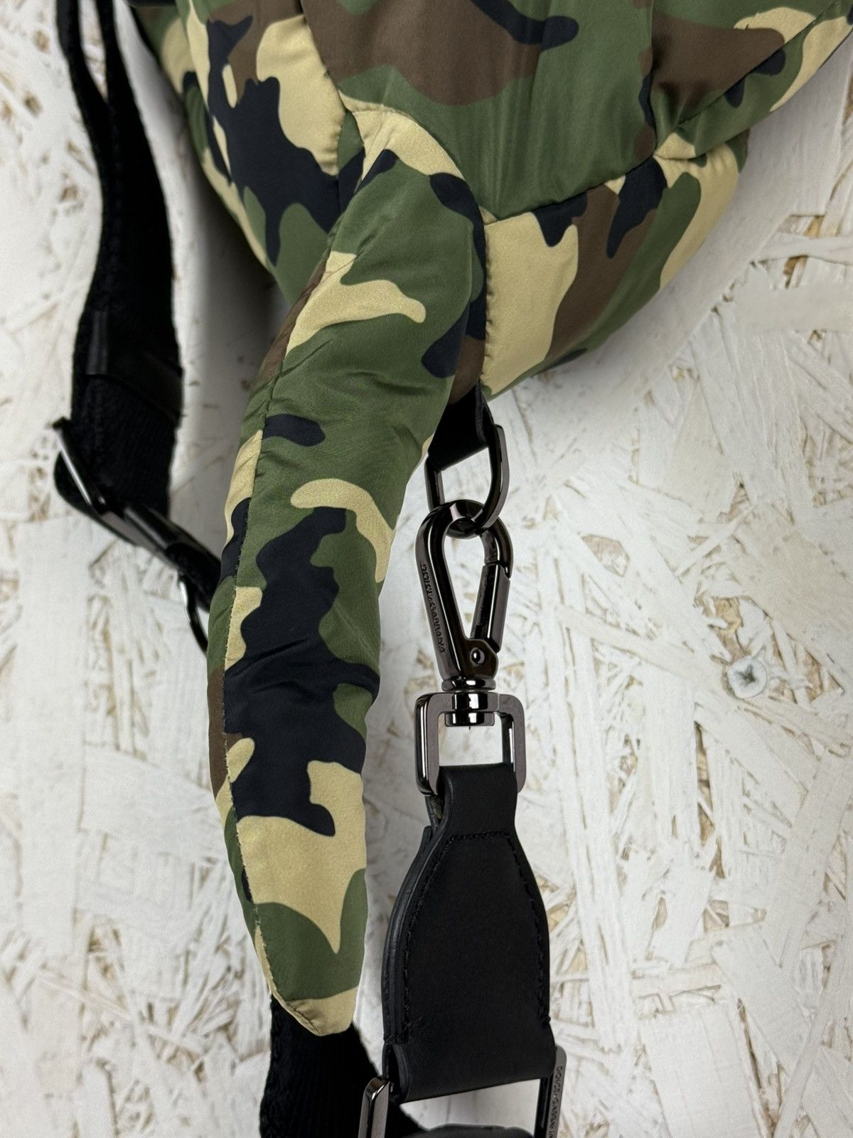 Dolce & Gabbana NWT Dolce & Gabbana Camo Tiger Nylon Animal Crossbody Bag Size ONE SIZE - 9 Thumbnail