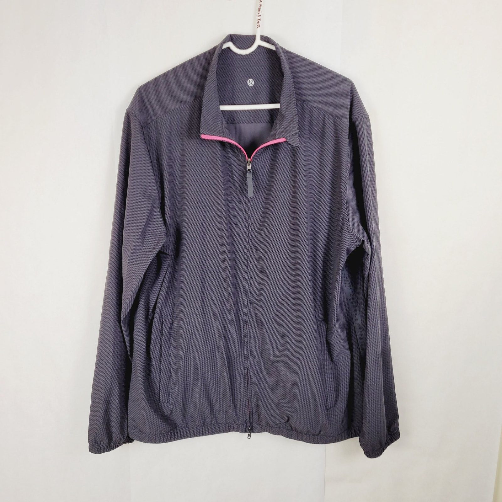 Lululemon Lululemon Men black and grey reversible full zip windbreaker Size US L / EU 52-54 / 3 - 1 Thumbnail