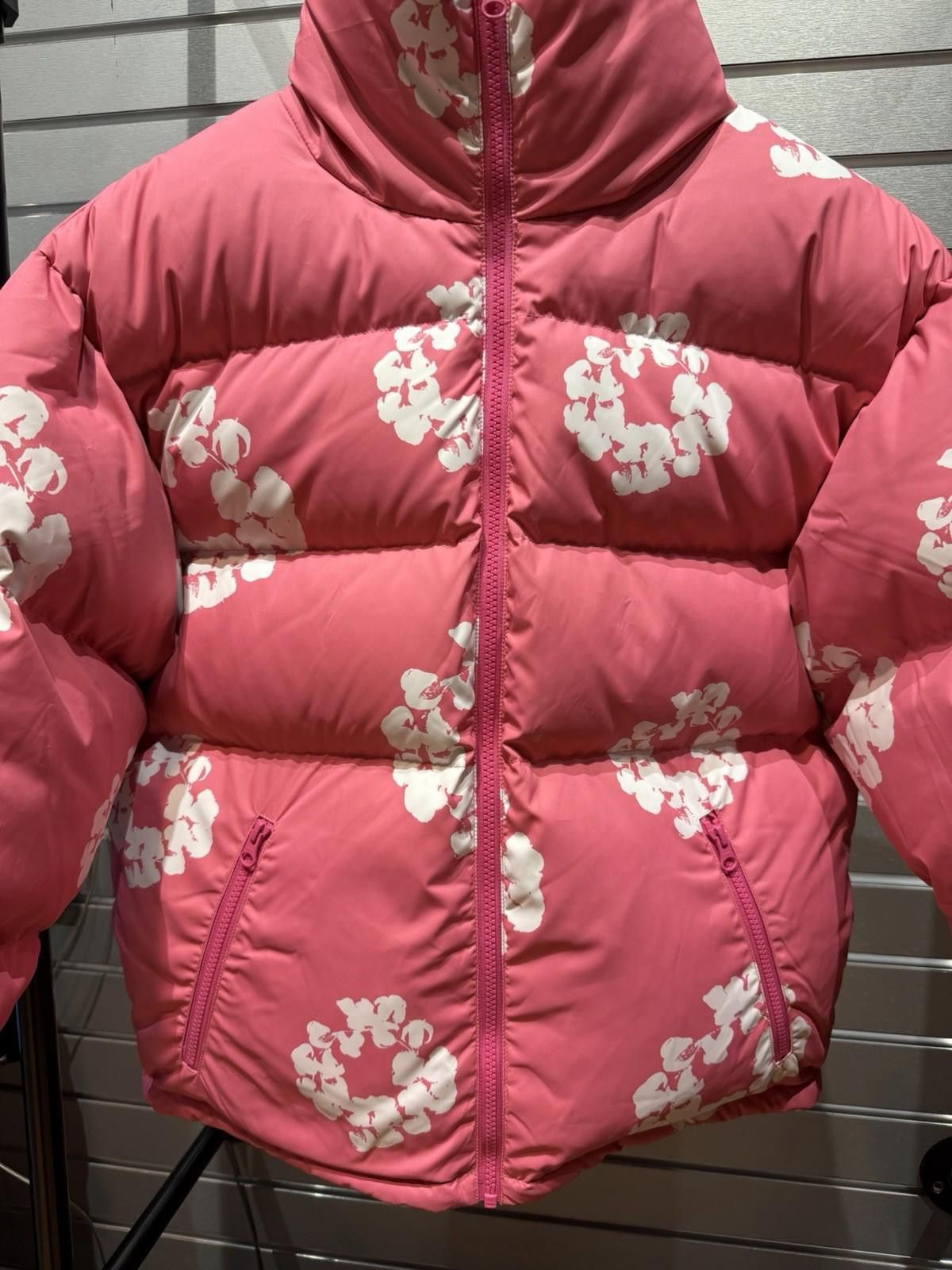 DENIM TEARS XS Cotton Wreath Puffer Jacket Denim Tears Coat New Pink Size US XS / EU 42 / 0 - 4 Thumbnail