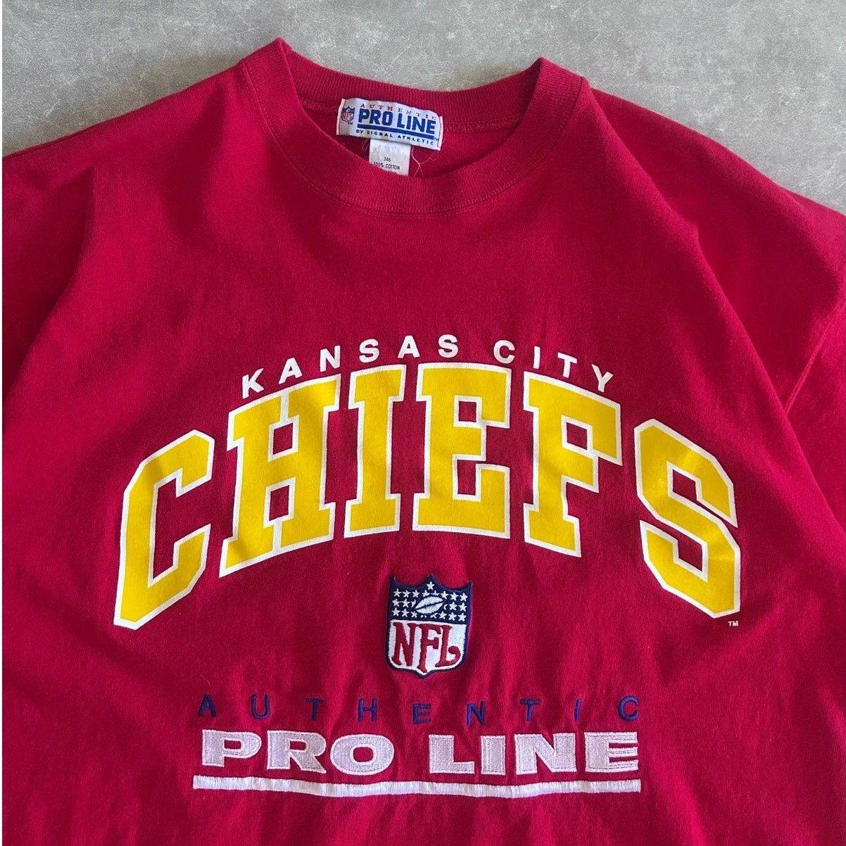 Vintage 90s Vintage Kansas City Chiefs Embroidered Red Shirt Size L Size US L / EU 52-54 / 3 - 2 Thumbnail