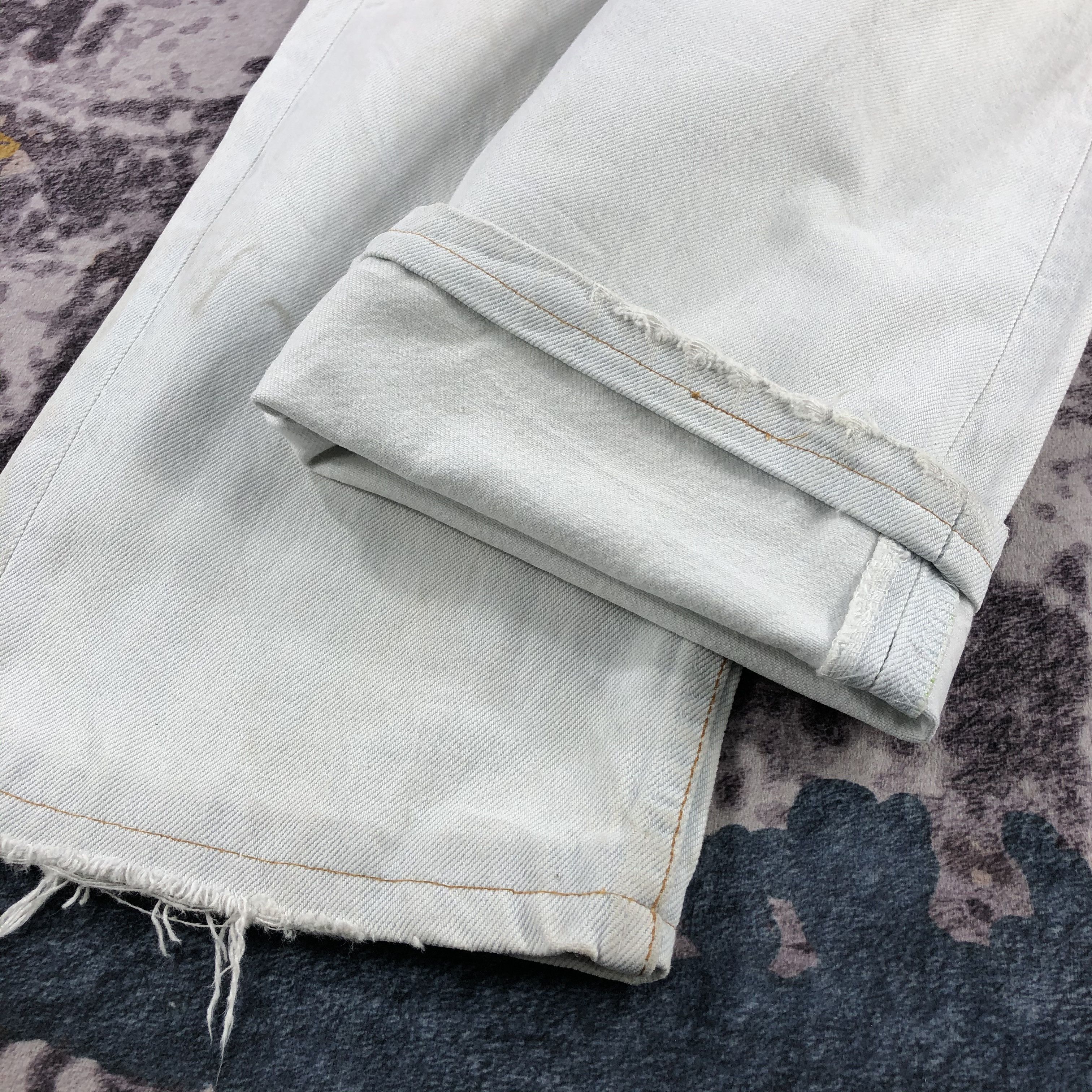 Levi's × Vintage Vintage 90s Light Wash Levis 501 Jeans-JM2525 Size US 32 / EU 48 - 9 Thumbnail