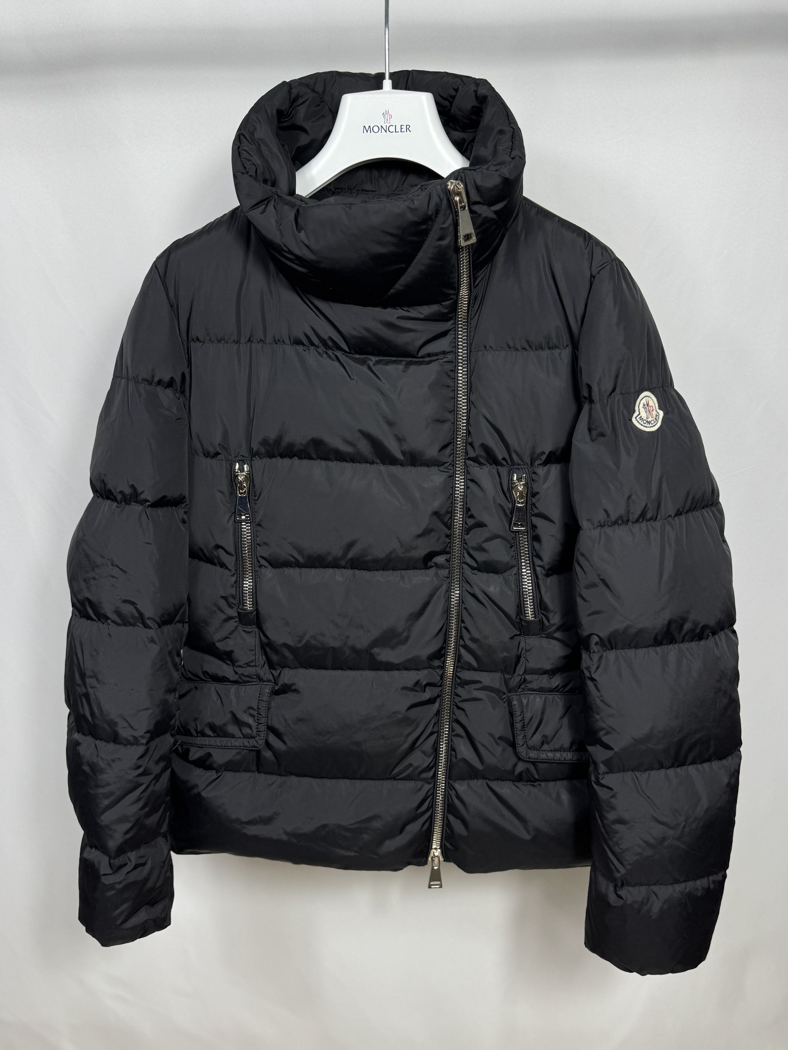 Moncler Moncler Talia Puffer Jacket Size M / US 6-8 / IT 42-44 - 1 Thumbnail