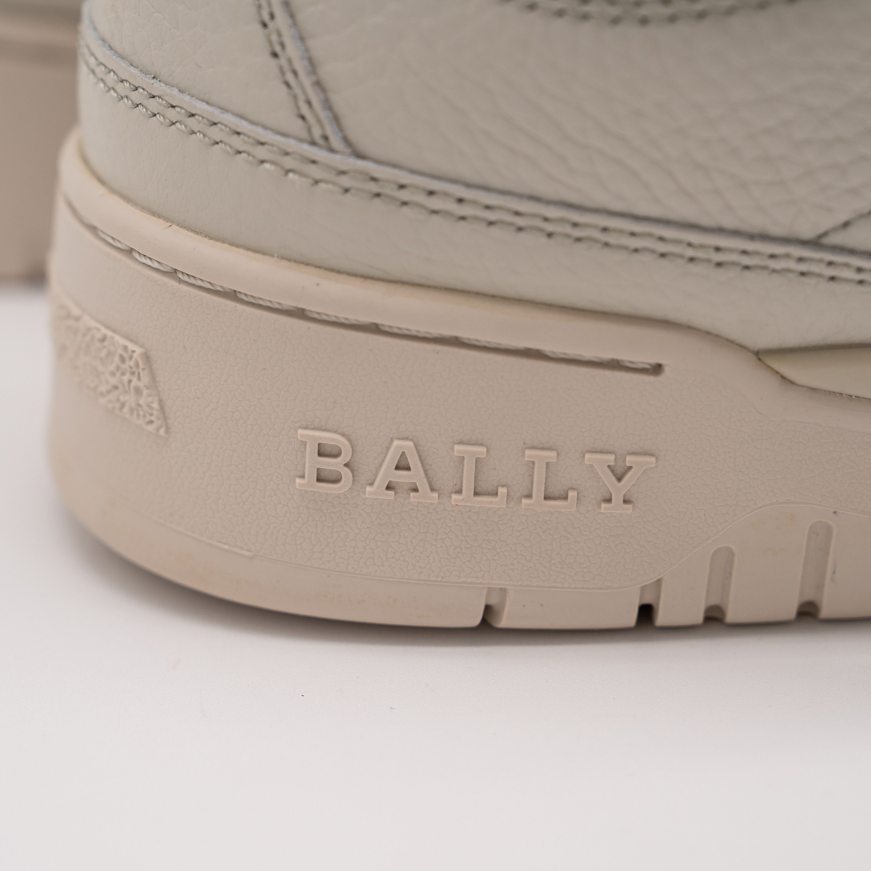Bally 9.5 Bally Kiro Dusty White Leather Sneakers Beige Size US 9.5 / IT 39.5 - 9 Thumbnail