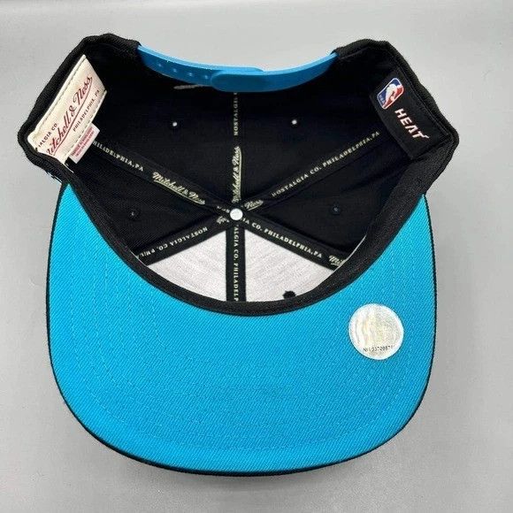 Mitchell & Ness Miami Heat Hat Men Black Blue Embroidered Snap Back Cap Size ONE SIZE - 2 Thumbnail