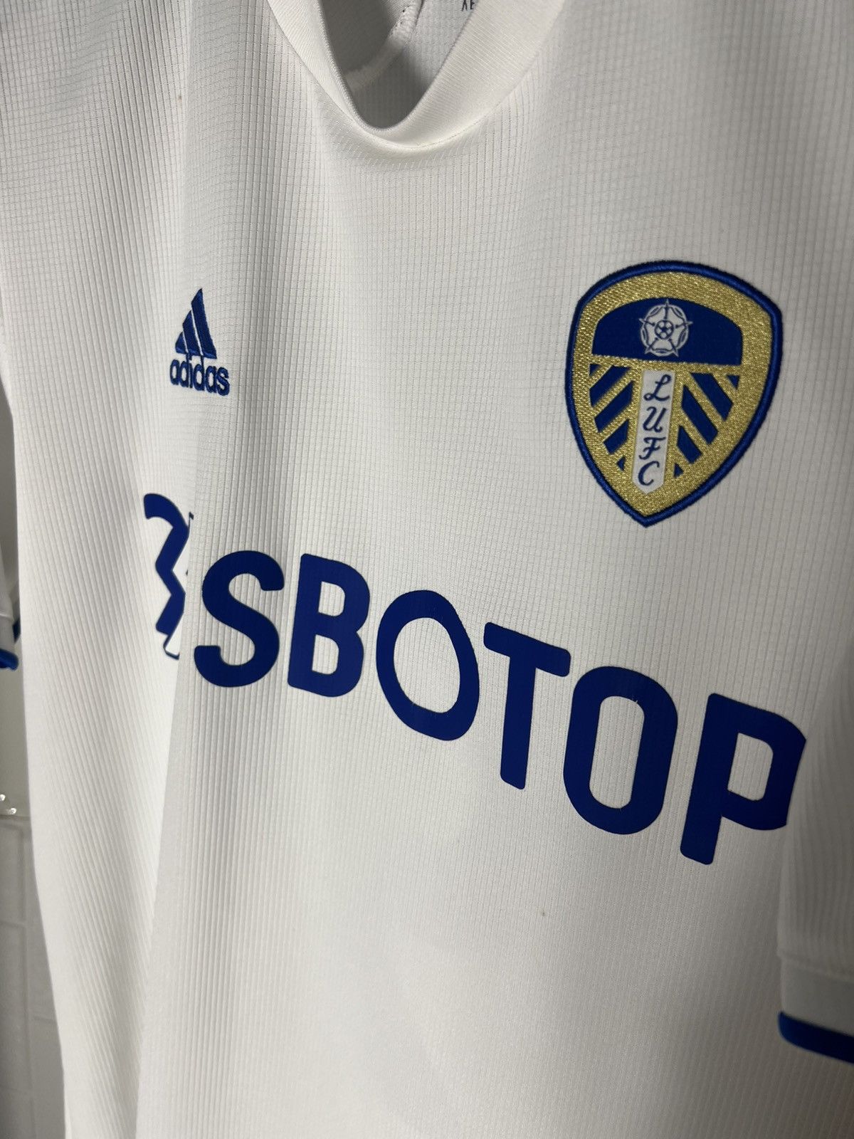 Adidas × Vintage VERY RARE ADIDAS FC LEEDS UNITED ENGLAND SOCCER JERSEY Y2K Size US M / EU 48-50 / 2 - 8 Thumbnail