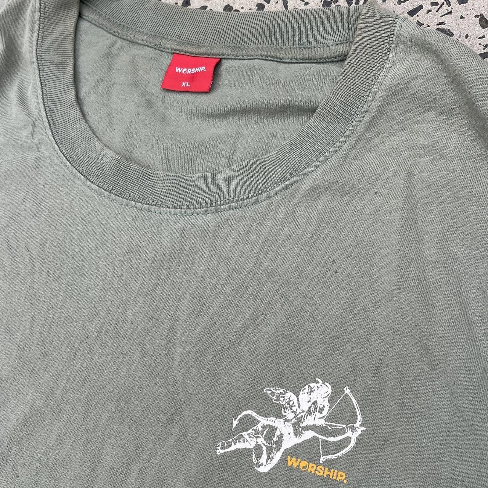 Designer Green Worship Tee 👕 Size US XL / EU 56 / 4 - 2 Thumbnail