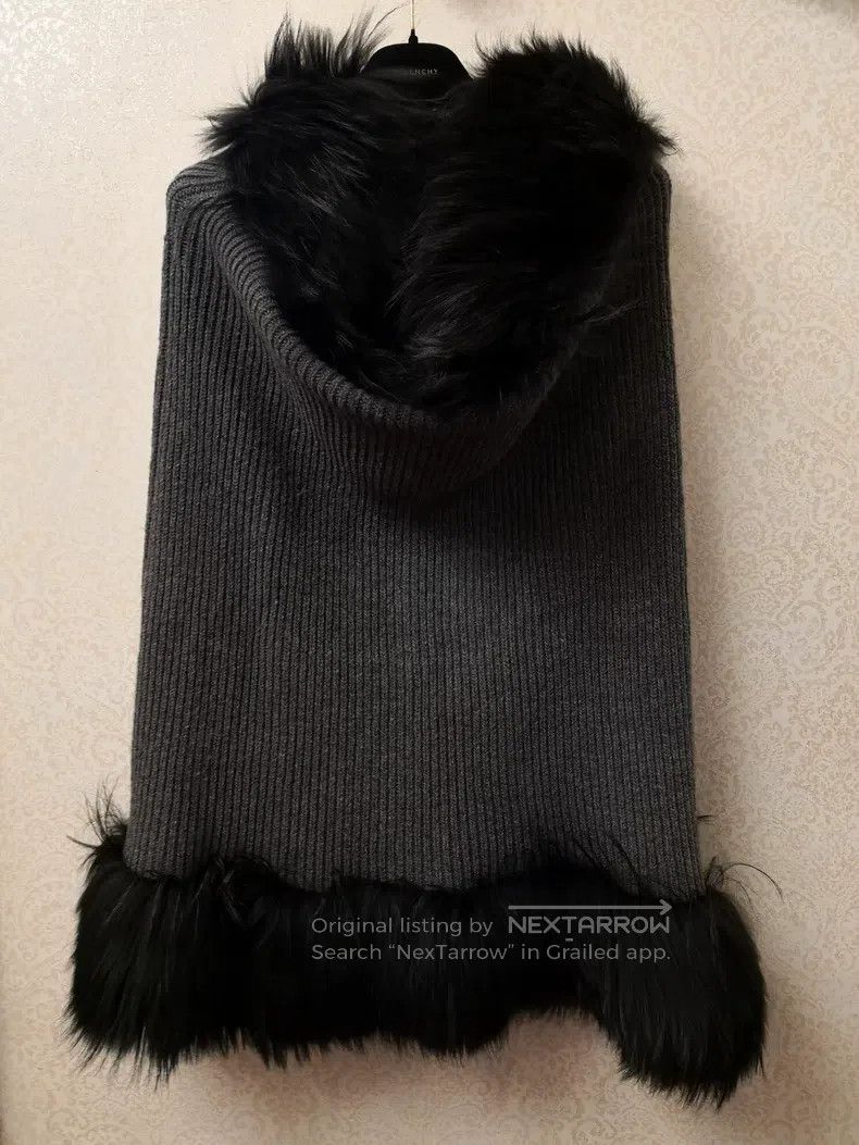 Versace Versace Wool knitted raccoon fur shawl cape Size S / US 4 / IT 40 - 1 Thumbnail