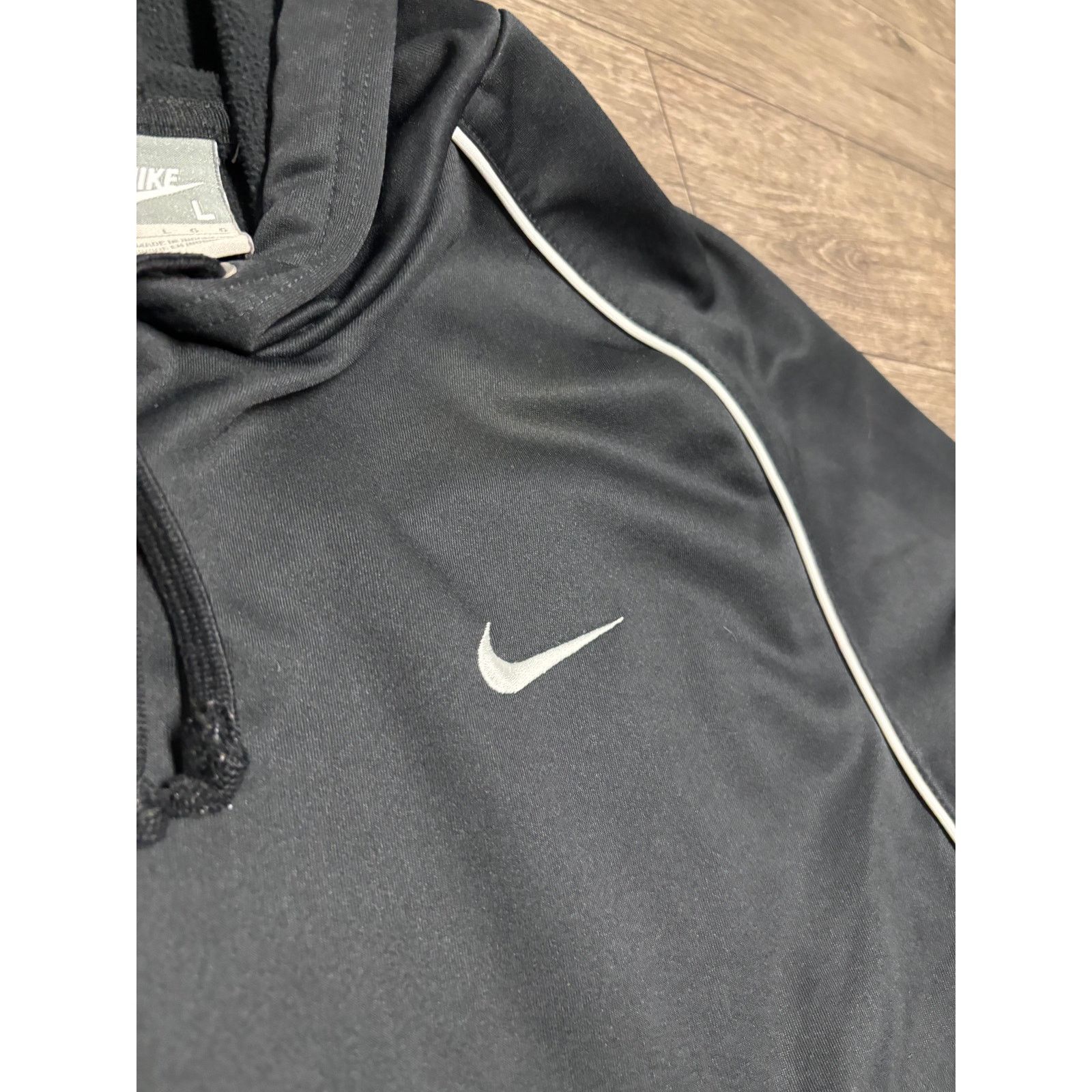 Nike × Vintage Vintage Nike Black Hoodie 00s Sz L Size US L / EU 52-54 / 3 - 2 Thumbnail