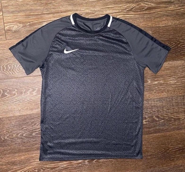 Nike Nike Mens Dri-Fit Black & Grey Football Shirt Size Large L Size US L / EU 52-54 / 3 - 2 Thumbnail