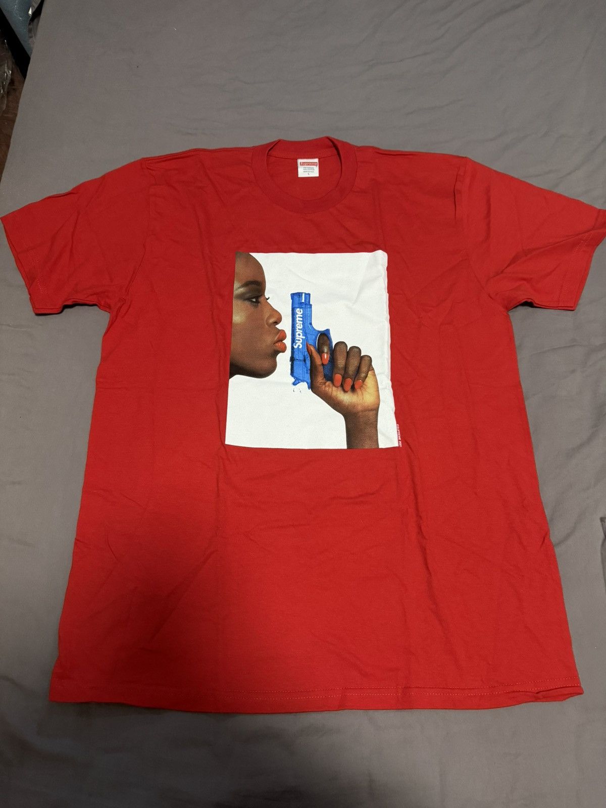 Supreme Supreme water gun pistol tee T-shirt Size US L / EU 52-54 / 3 - 2 Thumbnail
