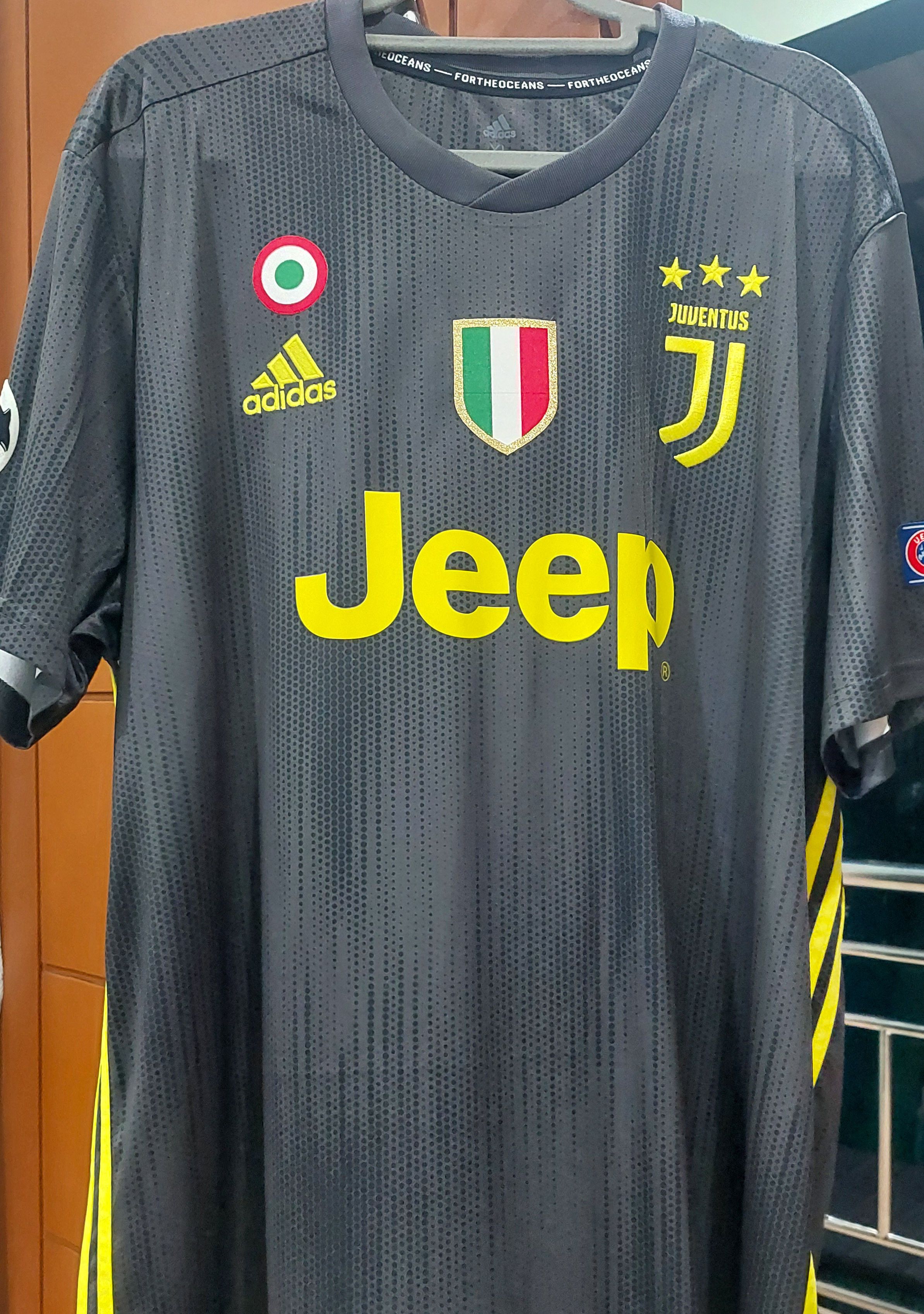 Adidas JUVENTUS 3rd Jersey 2018/2019 Size US XL / EU 56 / 4 - 1 Thumbnail