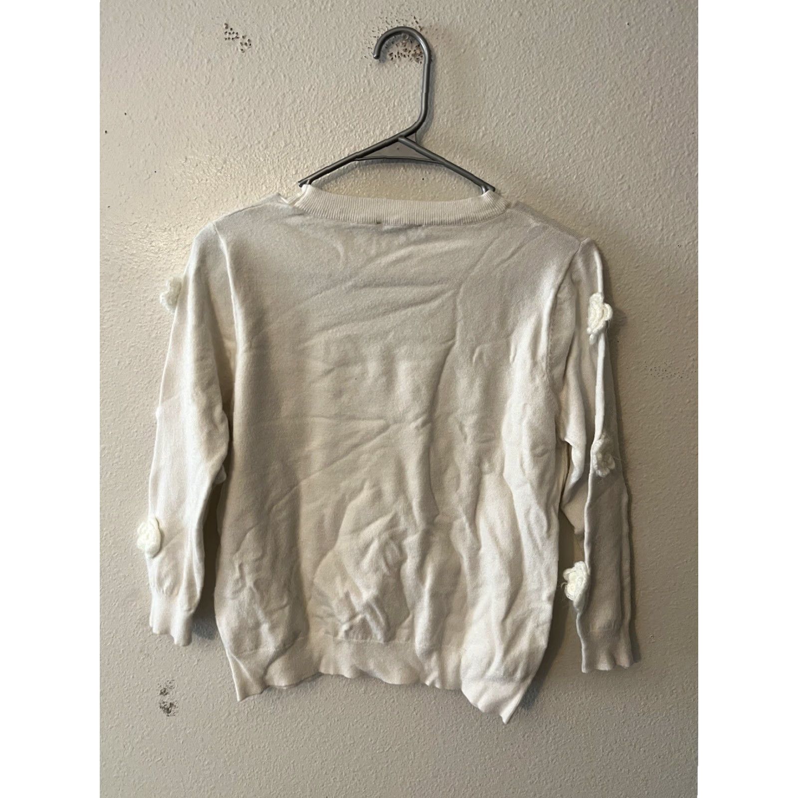 Vintage Vila Milano Sweater White Embroidered Flowers on Long Sleeves Womens Sz L Knit Pullover Crew Neck Casual Solid 90s Designer Style Womens Size L / US 10 / IT 46 - 2 Thumbnail