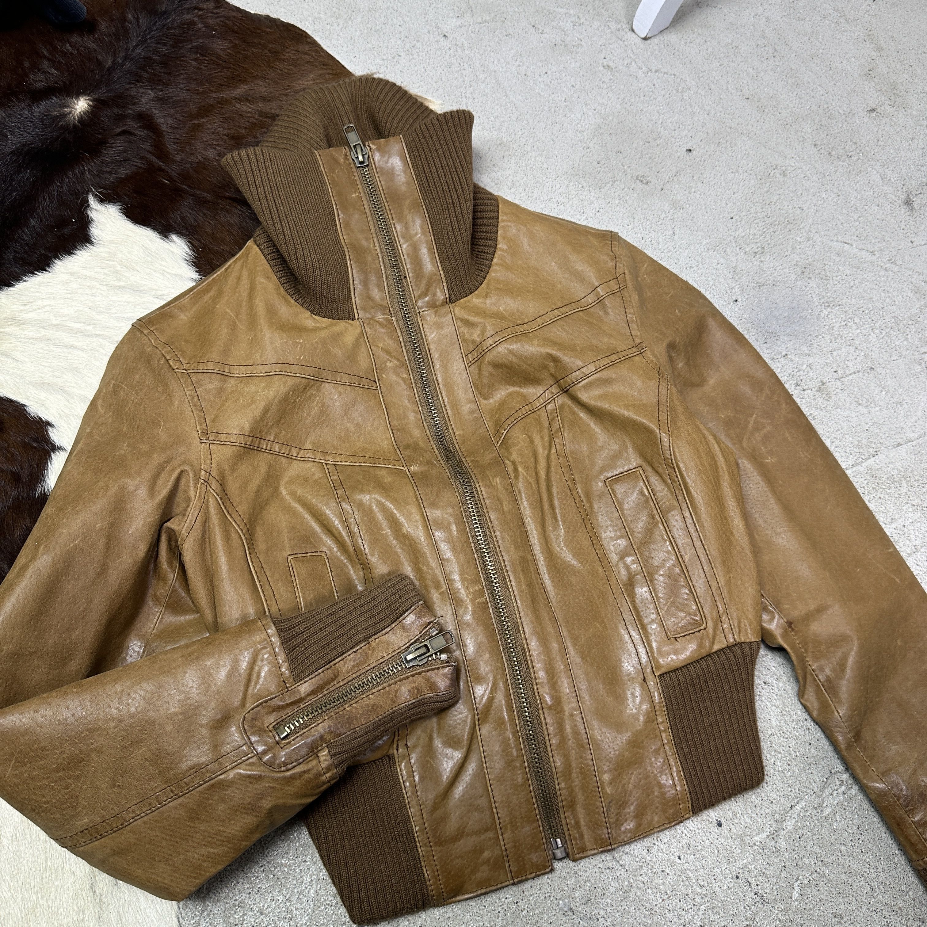 Vintage Vintage Cropped Moto Biker Camel Brown Leather Jacket 00s Size US S / EU 44-46 / 1 - 3 Thumbnail
