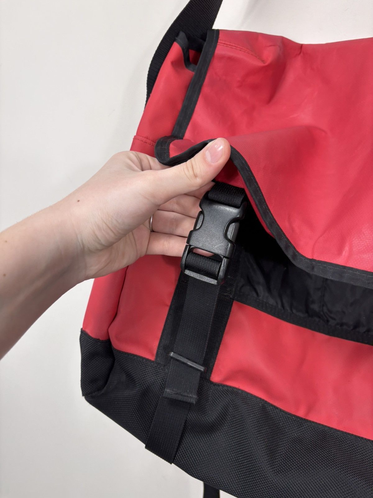 The North Face The North Face Base Camp Voyager Messenger Bag Red Outdoor Size ONE SIZE - 7 Thumbnail