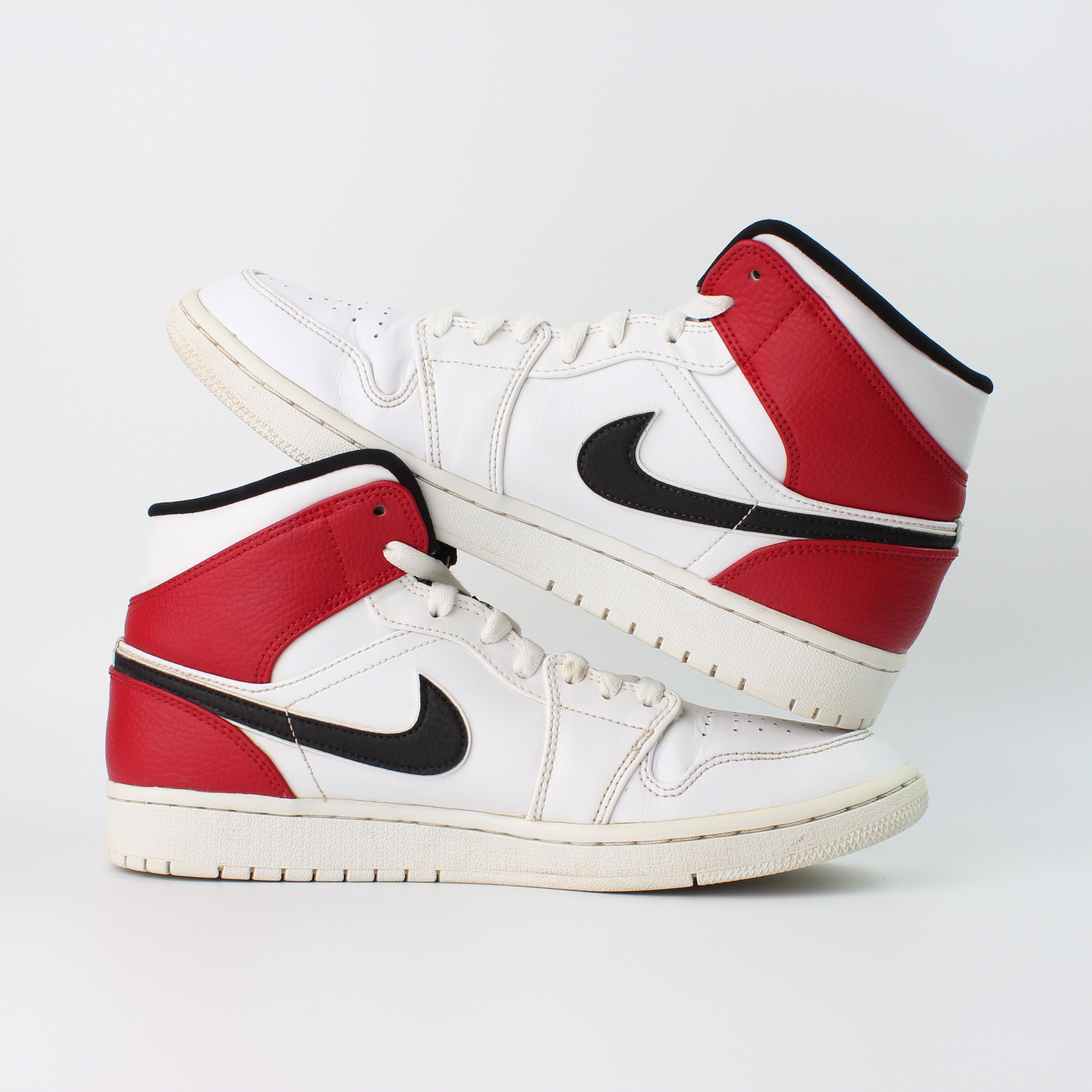Nike Jordan 1 Mid White Chicago 554724-116 Size US 9.5 / EU 42-43 - 4 Thumbnail