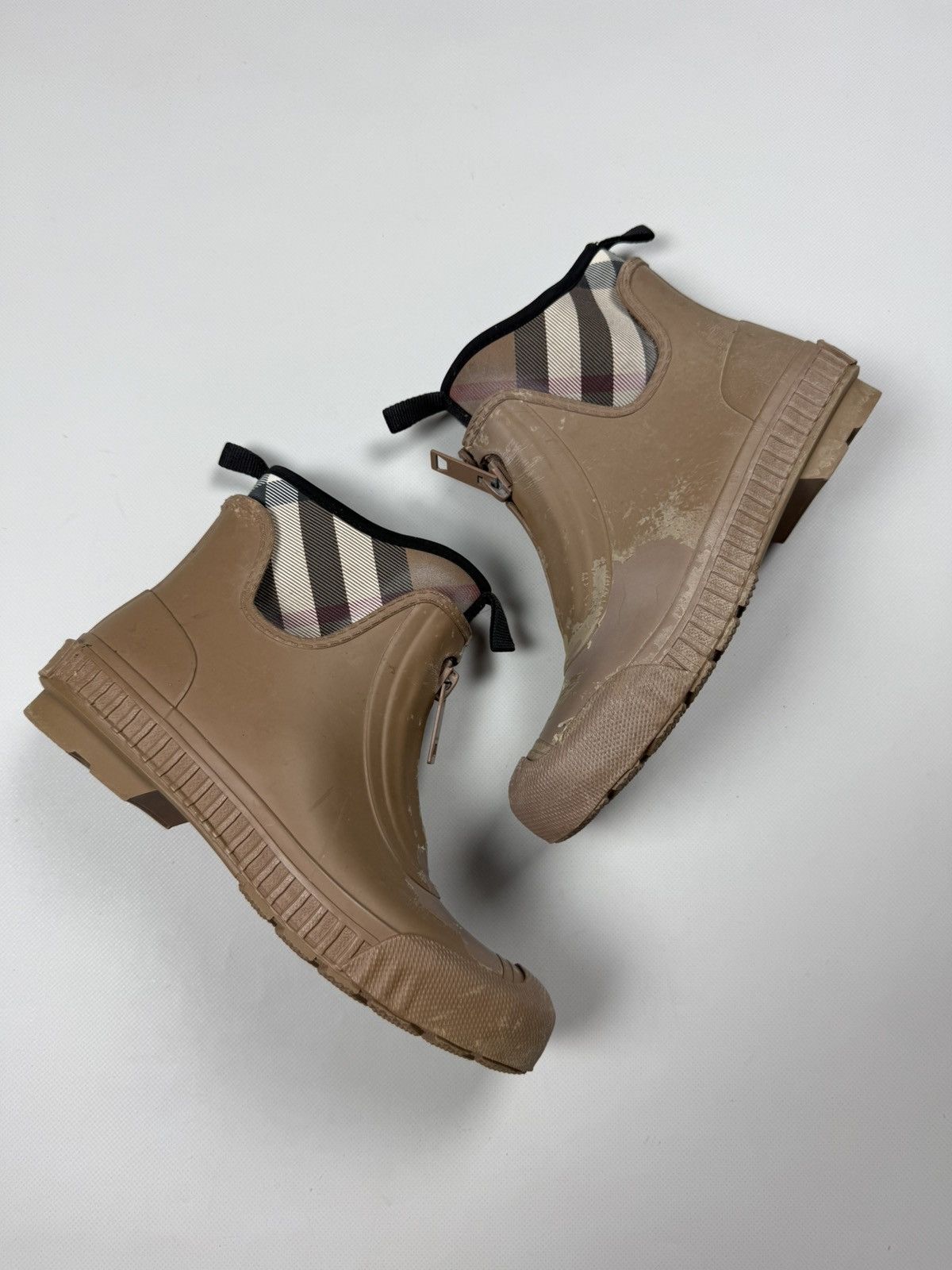 Burberry Burberry Ladies Check Plaid Rubber Rain Boots Shoes Size US 8 / IT 38 - 21 Thumbnail