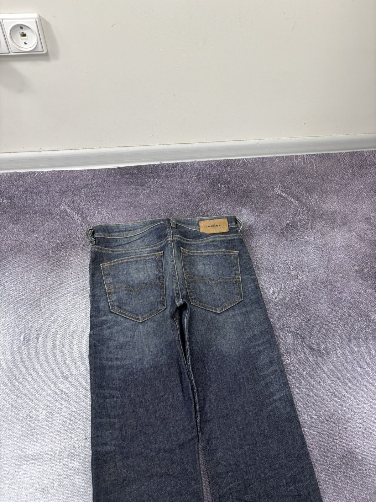Diesel Diesel Buster NWT Men’s Regular Slim Tapered Denim Jeans Size US 27 - 16 Thumbnail