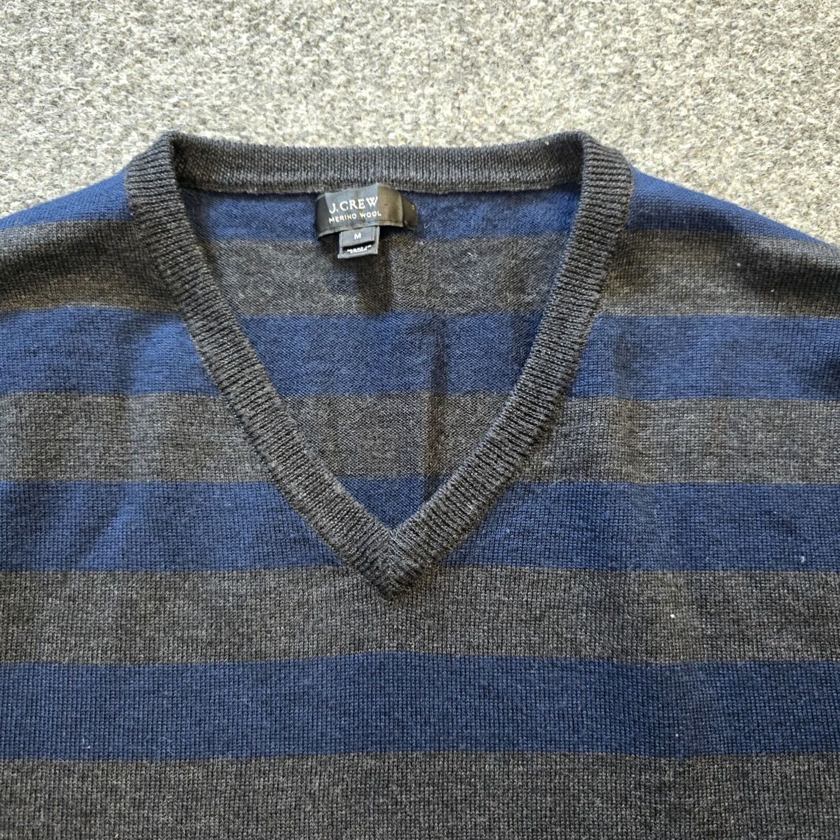 J.Crew J.CREW Sweater Men Size M Blue Gray Stripe Merino Wool V-Neck Casual Preppy Pullover Knit Long Sleeve Lightweight Regular Winter Fall Spring Size US M / EU 48-50 / 2 - 2 Thumbnail