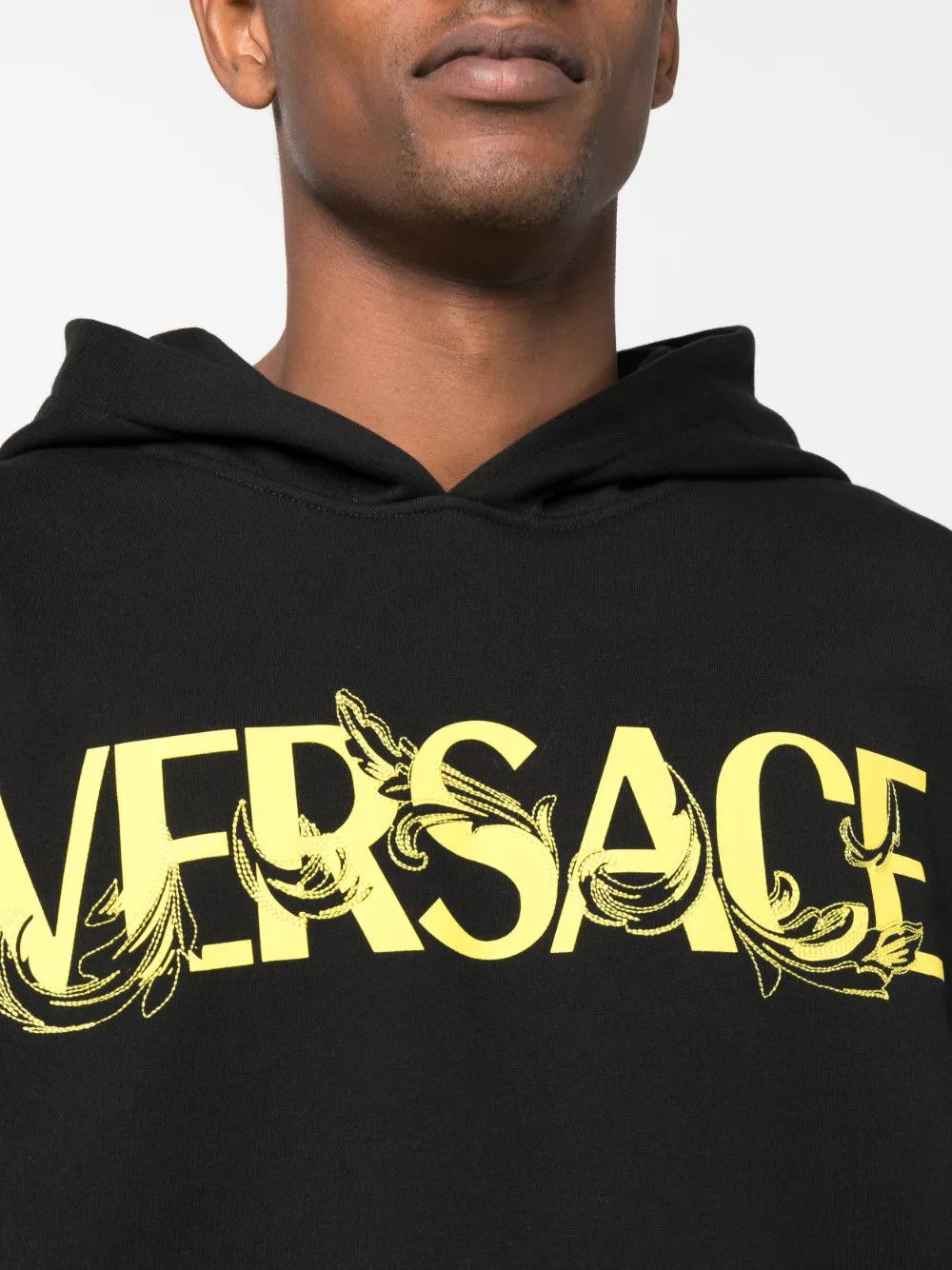 Versace o1y0525 Logo Hoodie in Black Size US L / EU 52-54 / 3 - 2 Thumbnail