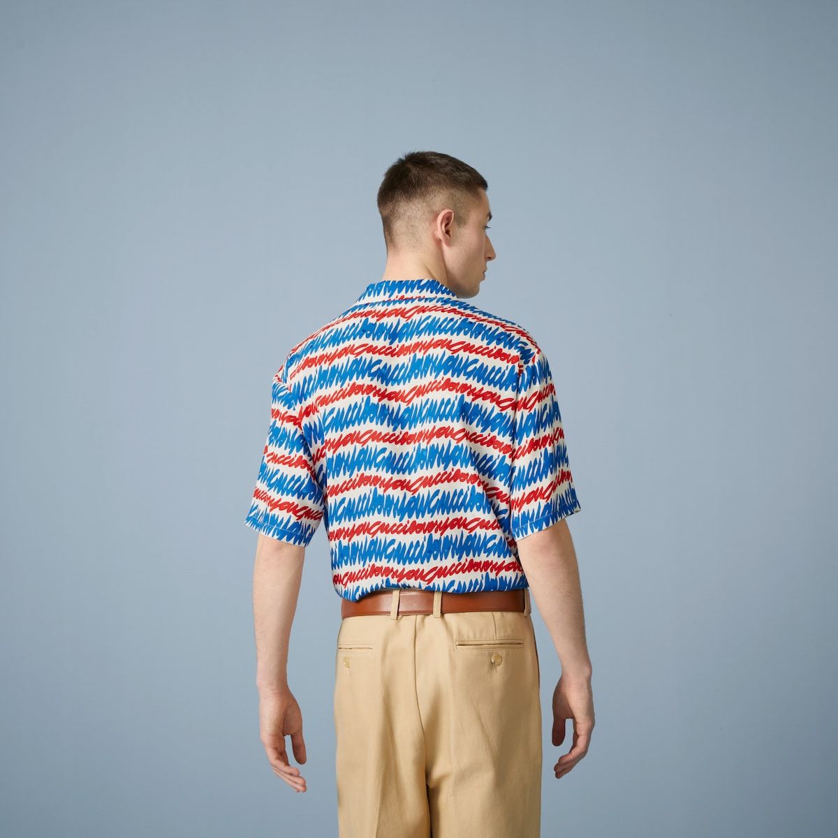 Gucci 48 M Gucci Loves You Print Silk Button Shirt Red Blue White Size US M / EU 48-50 / 2 - 6 Thumbnail