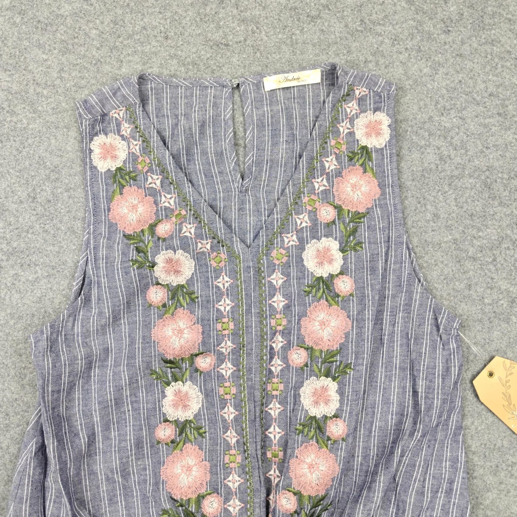 Vintage VINTAGE Andree By Unit Tank Top Womens S Blue Embroidered Floral Tie Front Boho New Size S / US 4 / IT 40 - 2 Thumbnail