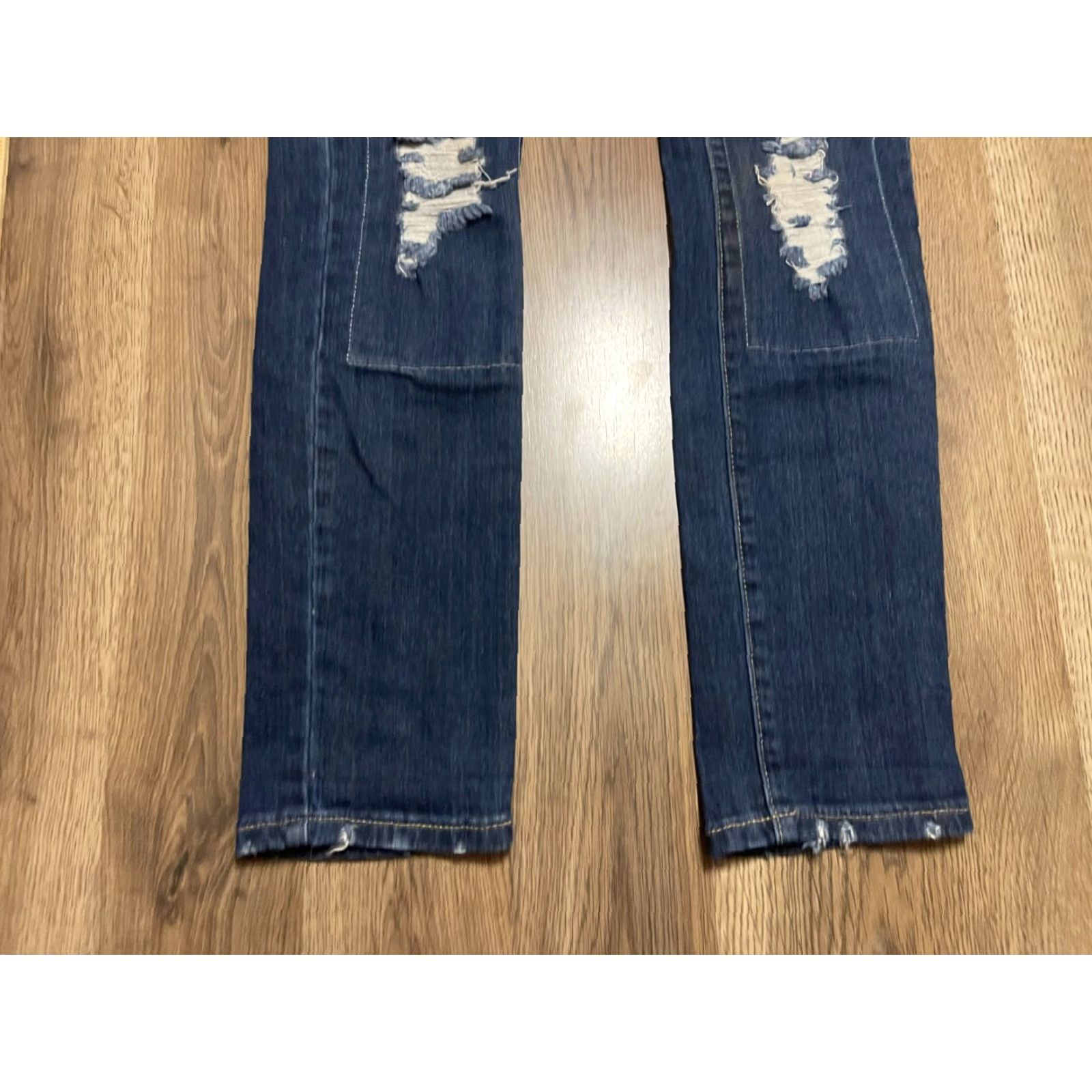 Vintage VIP Jeans Womens Jeans, 5/6, Blue Denim, Distressed, Straight Leg, Pockets, 30in Inseam, Regular Fit, Junior Size Size 27" / US 4 / IT 40 - 3 Thumbnail