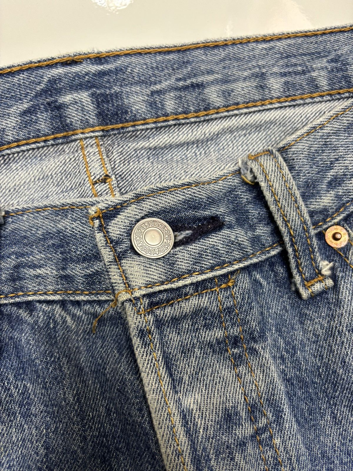 Levi's × Undercover Vintage Levis 501 Kurt Cobain Distressed Denim Jeans Size US 33 - 11 Thumbnail