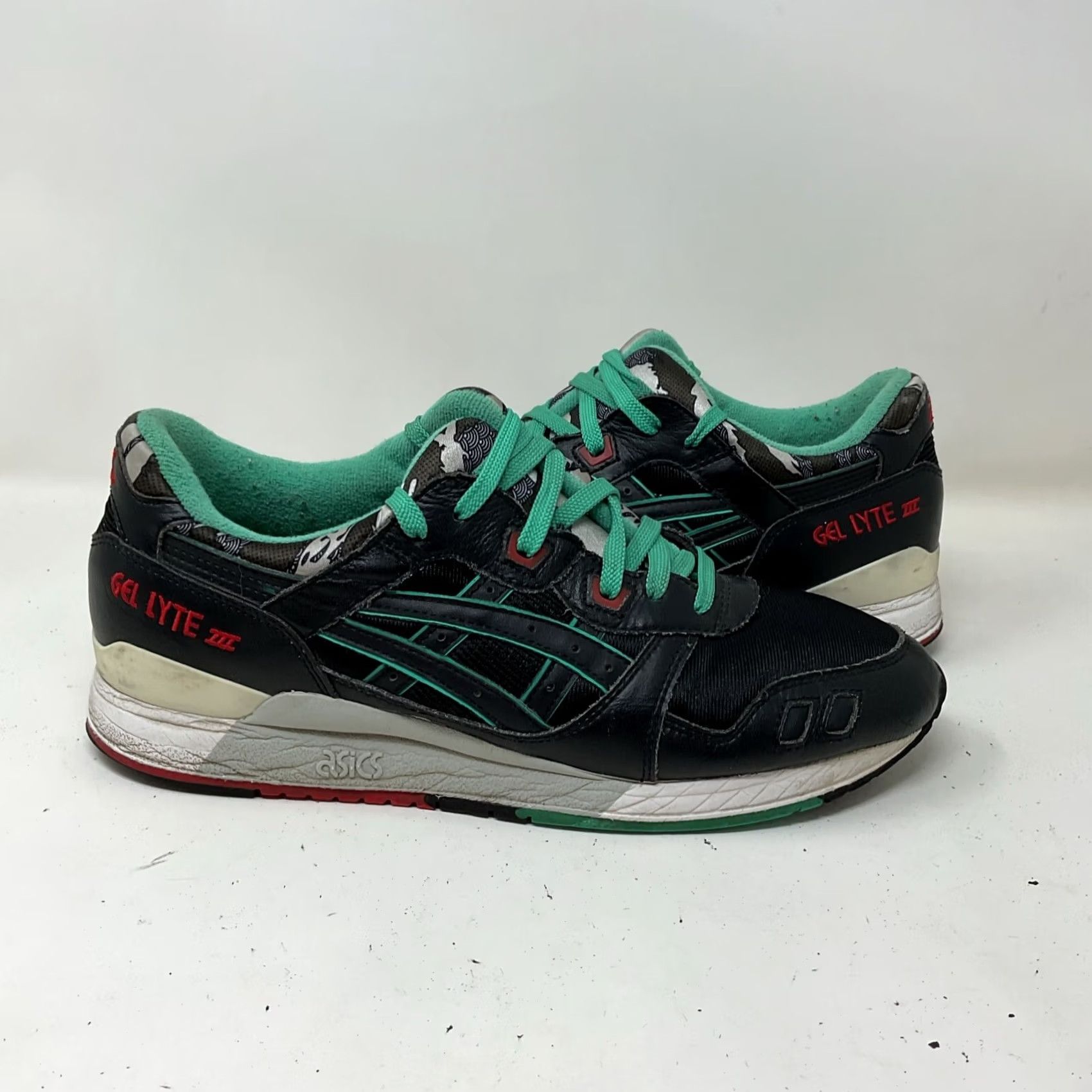 Asics ASICS GEL-Lyte III Future Camo Sneaker Men 10.5 Black Multi-Color Cracking Scuffing Size US 11 / EU 44 - 5 Thumbnail