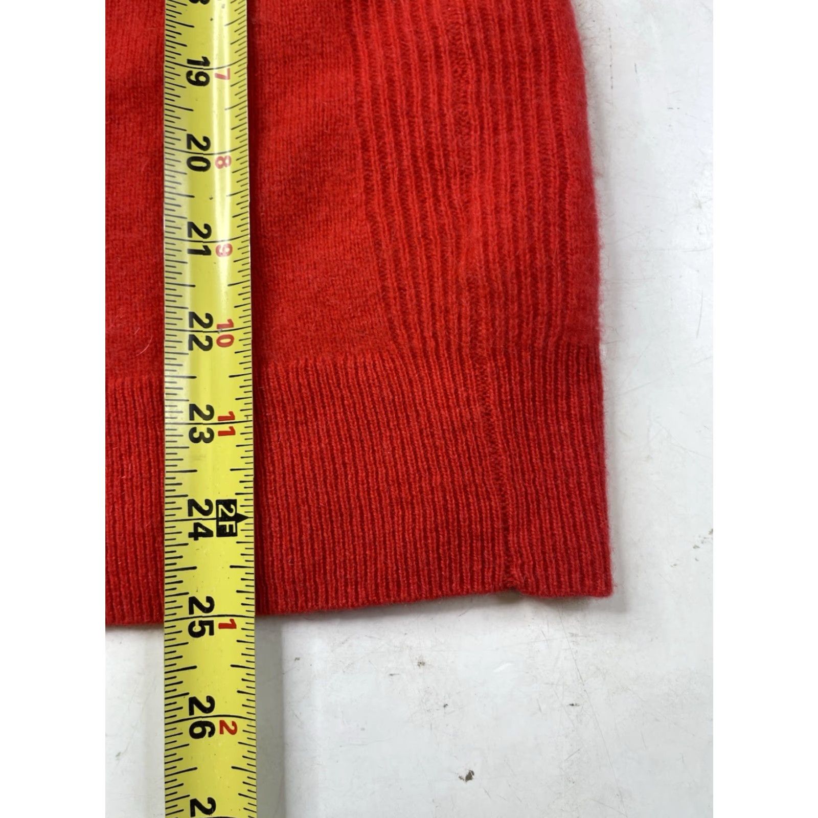Saks Fifth Avenue Saks Fifth Avenue 100% Cashmere Sweater Womens Medium Red Crewneck Pullover Knit Classic Lightweight Casual Workwear Holiday Size M / US 6-8 / IT 42-44 - 5 Thumbnail