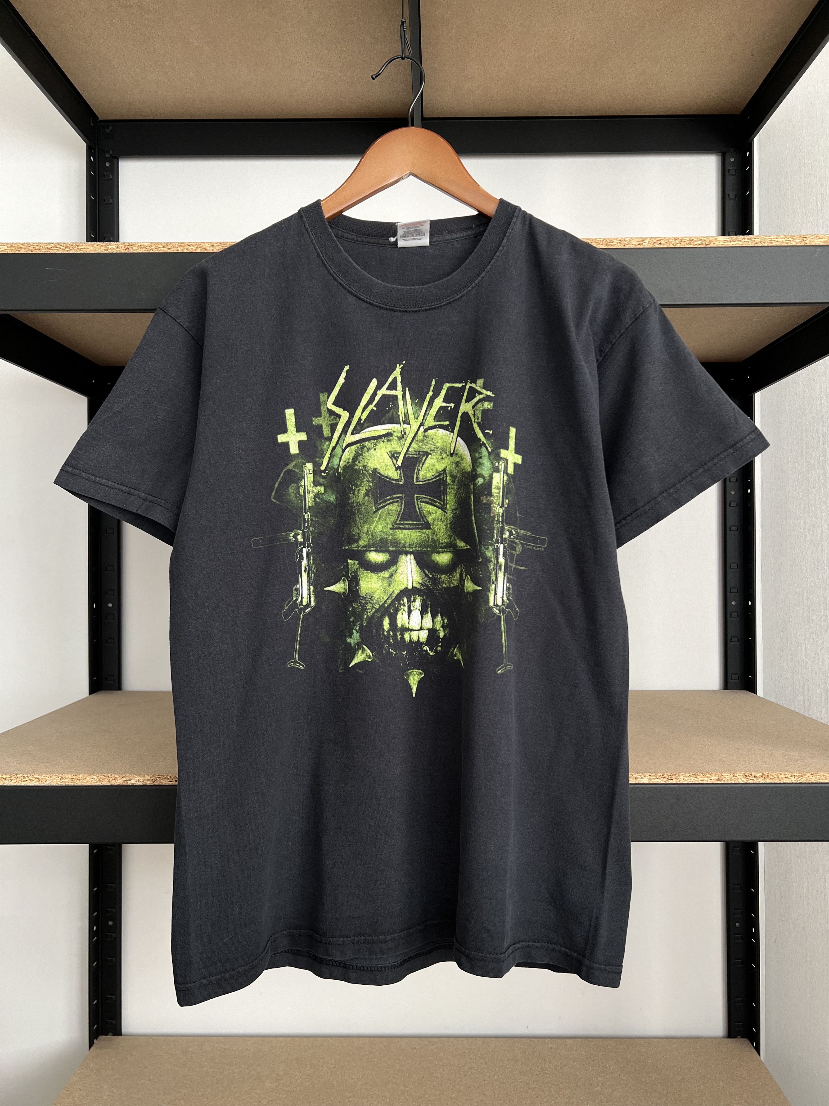 Band Tees Vintage 2004 Slayer Skull Metal Band Black T-shirt Size US M / EU 48-50 / 2 - 1 Thumbnail