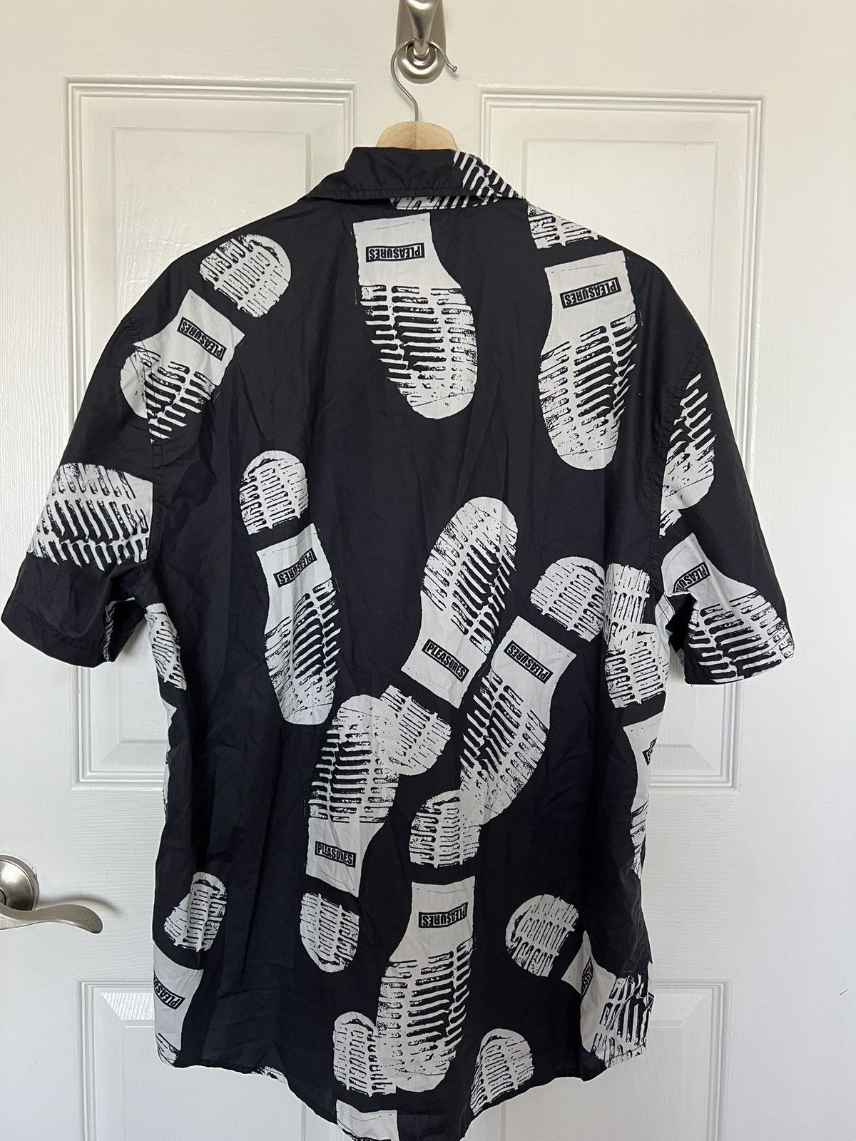 Pleasures Pleasures | Footprint Black And White Button Up Size US M / EU 48-50 / 2 - 2 Thumbnail