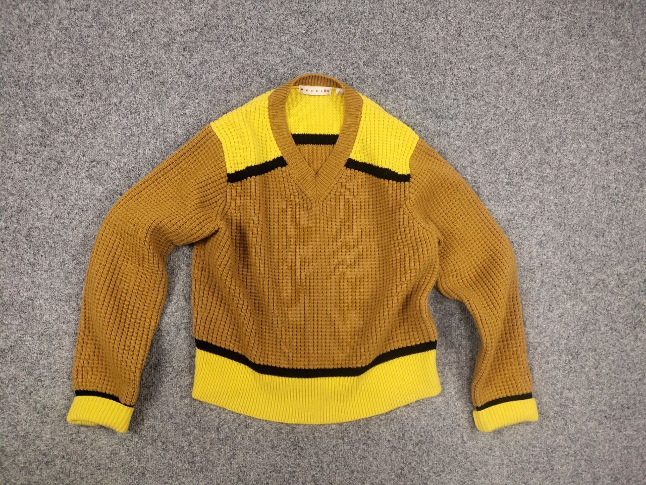Marni Marni x Uniqlo Designer FW22 Knitted Vneck Cropped Sweater Size XL / US 12-14 / IT 48-50 - 10 Thumbnail