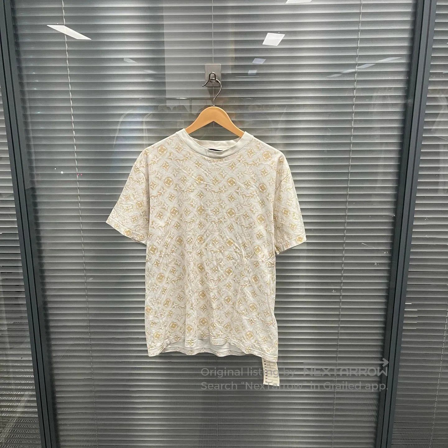Louis Vuitton Beige Patterned Short-Sleeve Shirt. Size US M / EU 48-50 / 2 - 1 Thumbnail