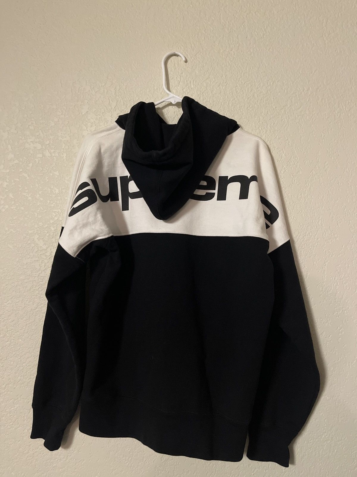 image of Supreme Hoodie in Black, Men's (Size Medium)